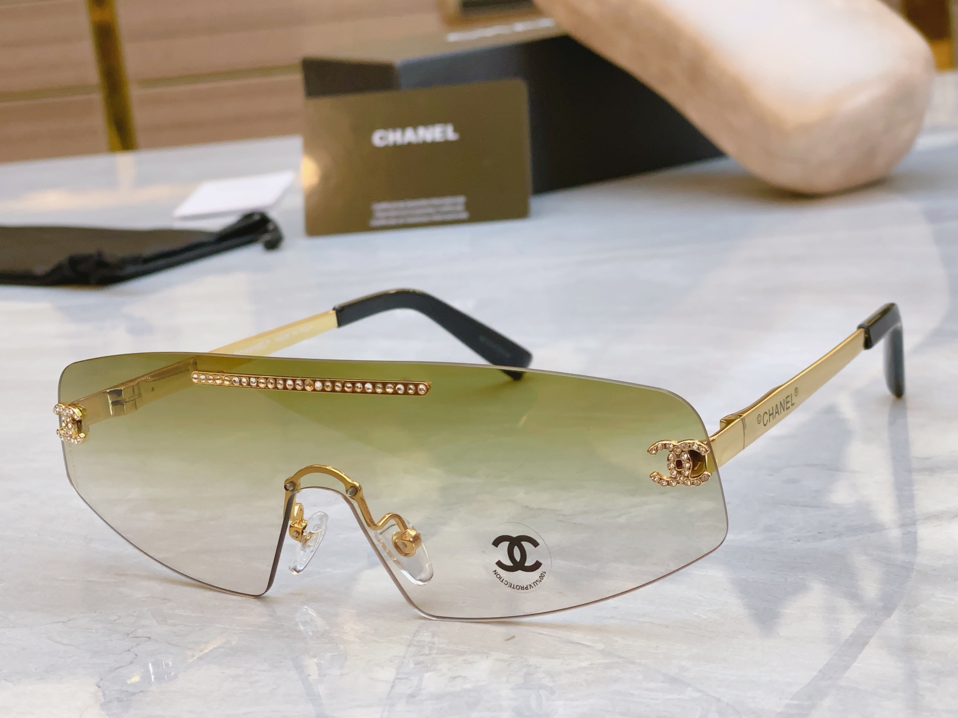 ，【CHANE*】香奈儿新款太阳镜🕶️🕶️，MODEL：CH4267，SIZE：145口0-145