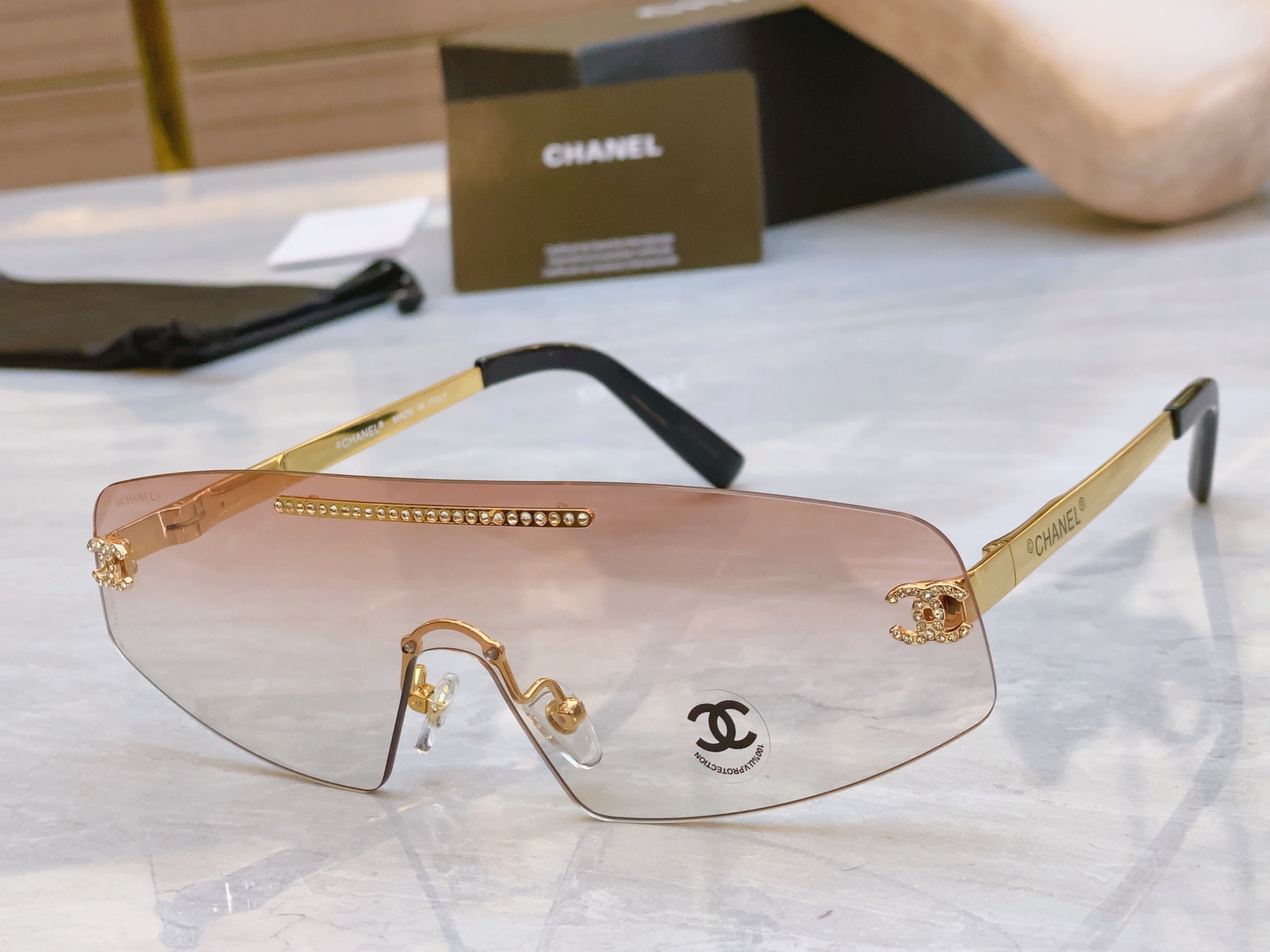 ，【CHANE*】香奈儿新款太阳镜🕶️🕶️，MODEL：CH4267，SIZE：145口0-145