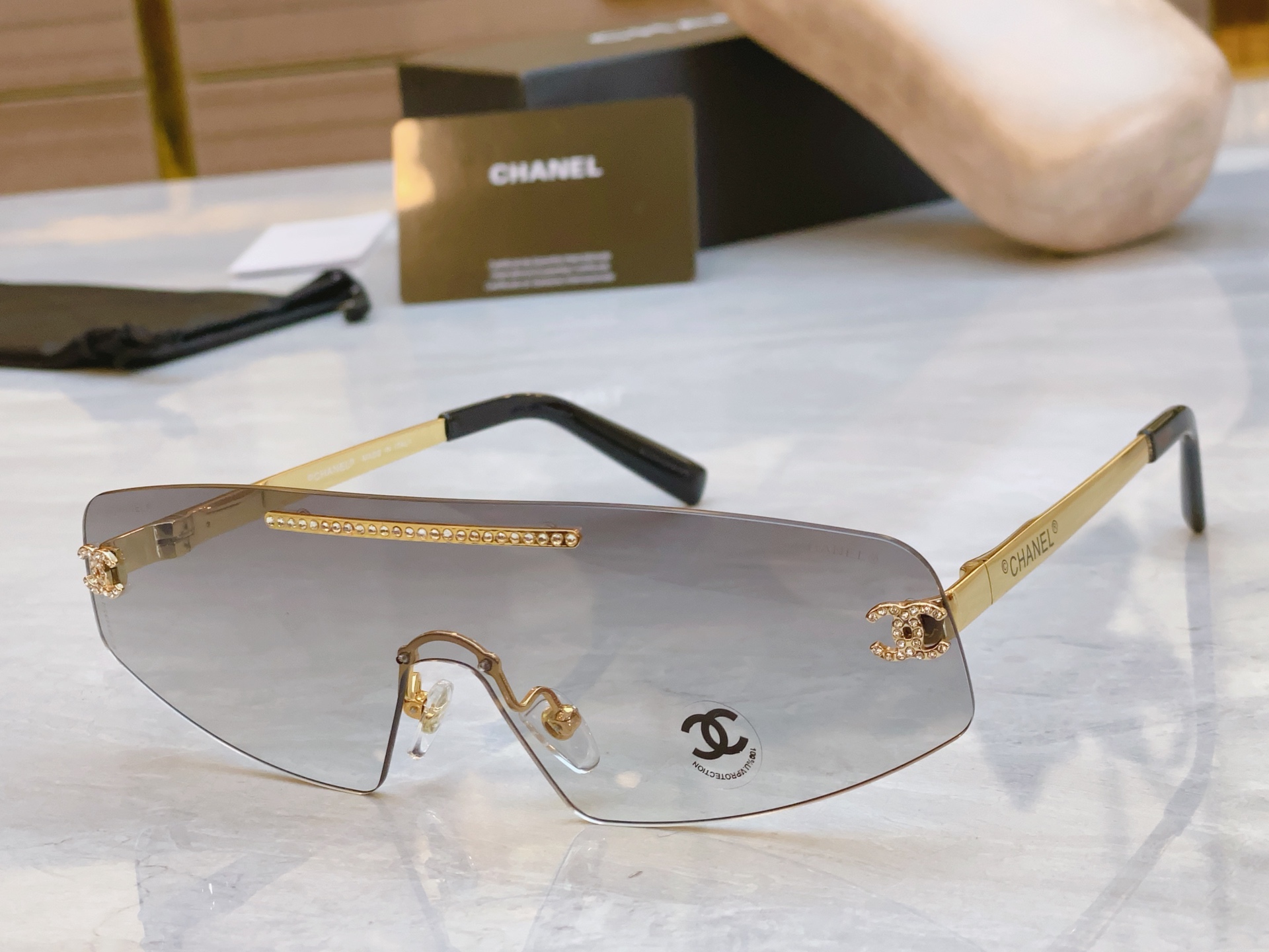 ，【CHANE*】香奈儿新款太阳镜🕶️🕶️，MODEL：CH4267，SIZE：145口0-145