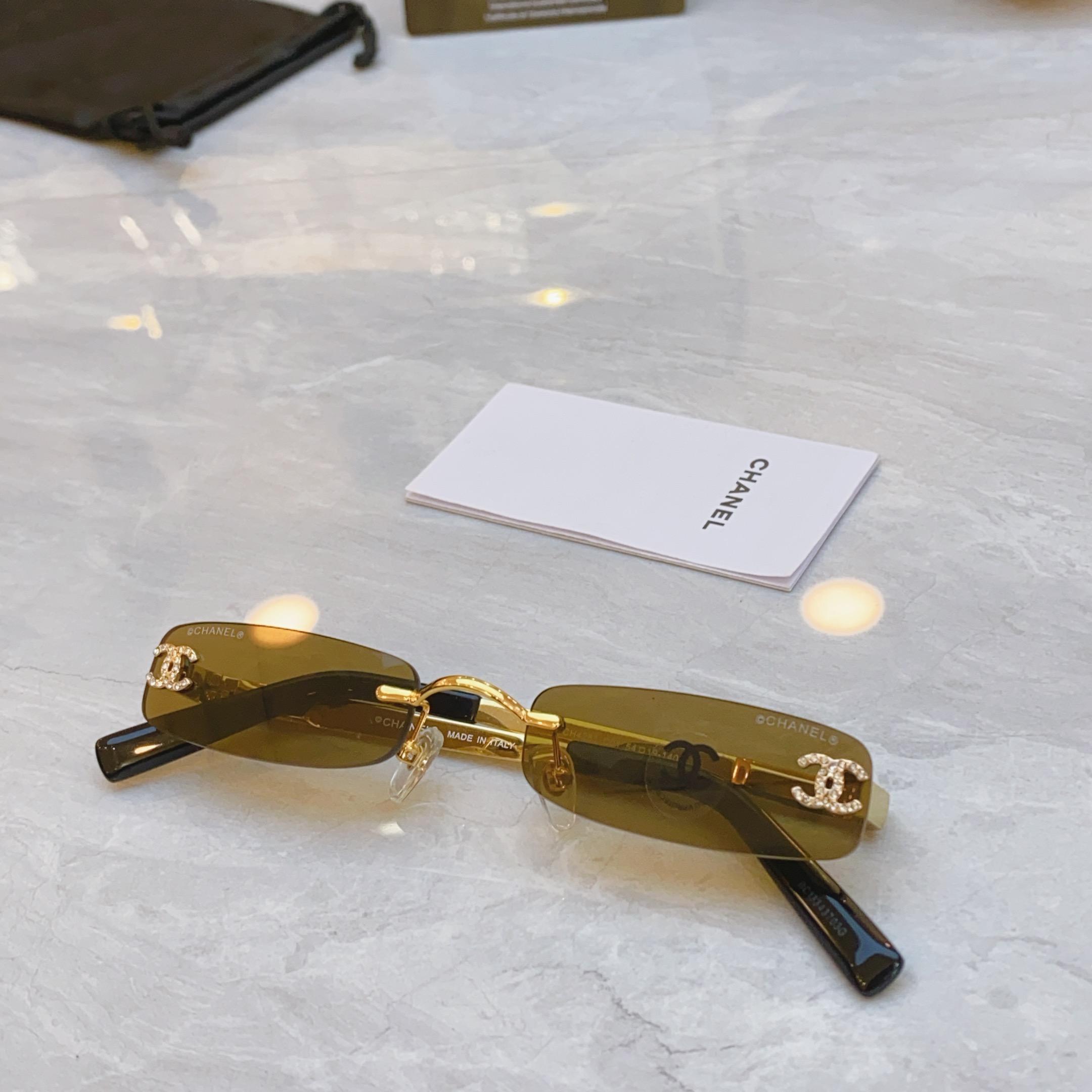 ，【CHANE*】香奈儿新款太阳镜🕶️🕶️，MODEL：CH4281，SIZE：54口19-140