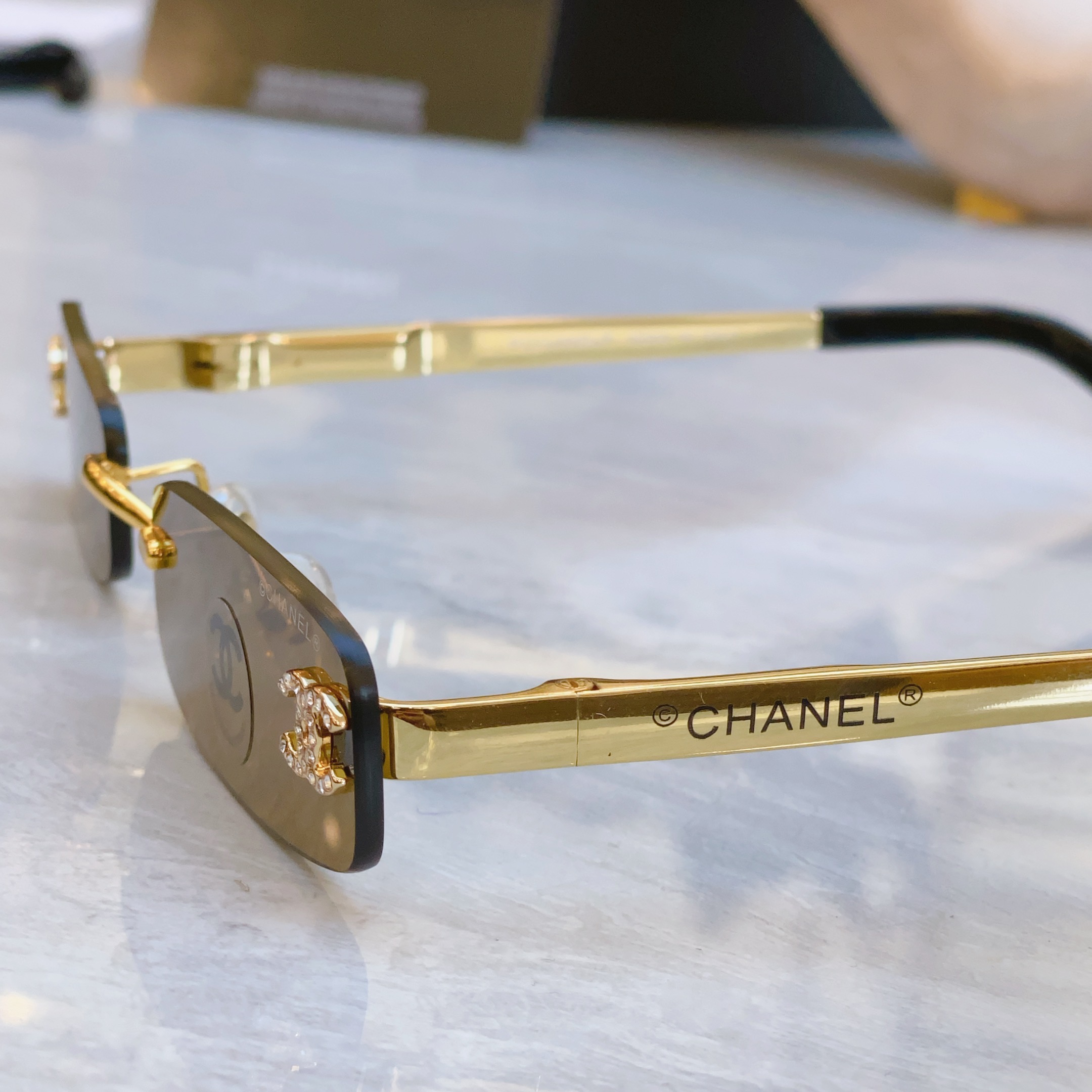 ，【CHANE*】香奈儿新款太阳镜🕶️🕶️，MODEL：CH4281，SIZE：54口19-140
