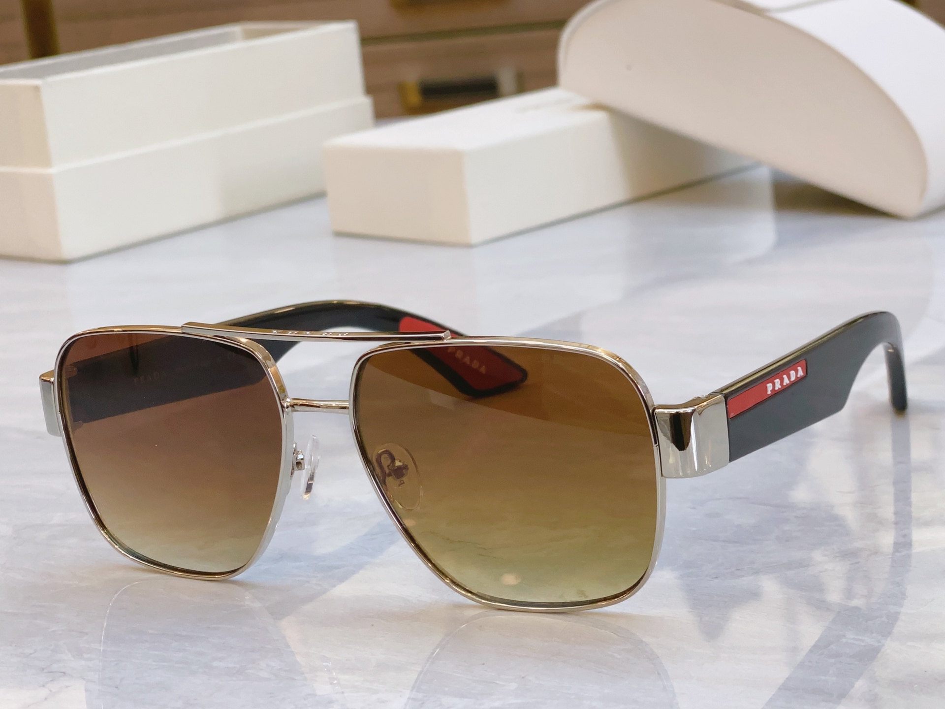 ，【PRAD*】普拉*达新款太阳镜🕶️，MODEL：PR S168VS，SIZE：59口15-140
