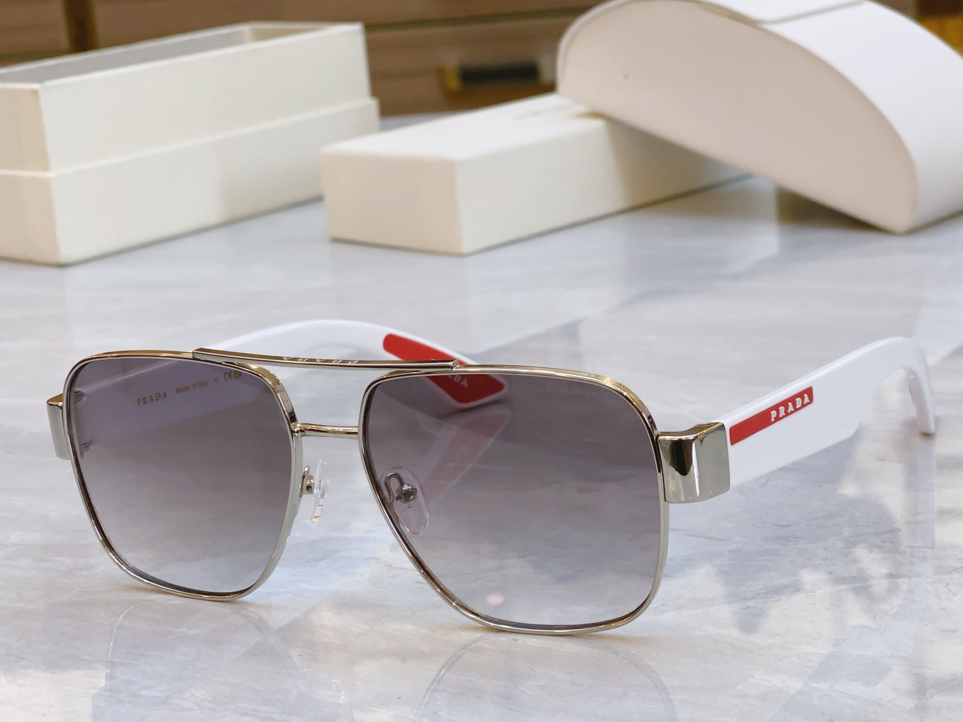 ，【PRAD*】普拉*达新款太阳镜🕶️，MODEL：PR S168VS，SIZE：59口15-140