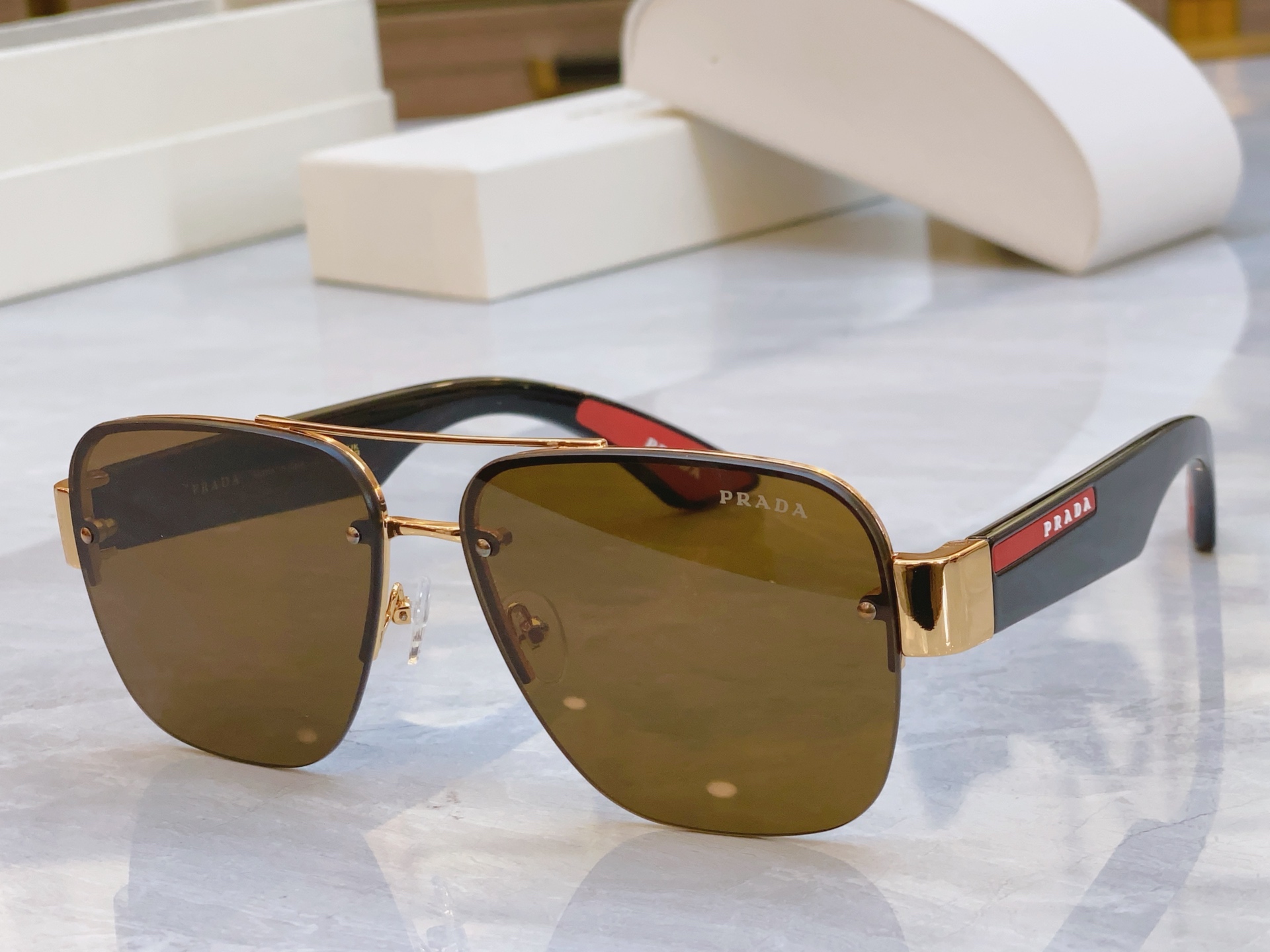 ，【PRAD*】普拉*达新款太阳镜🕶️，MODEL：PR 166VS，SIZE：61口14-140