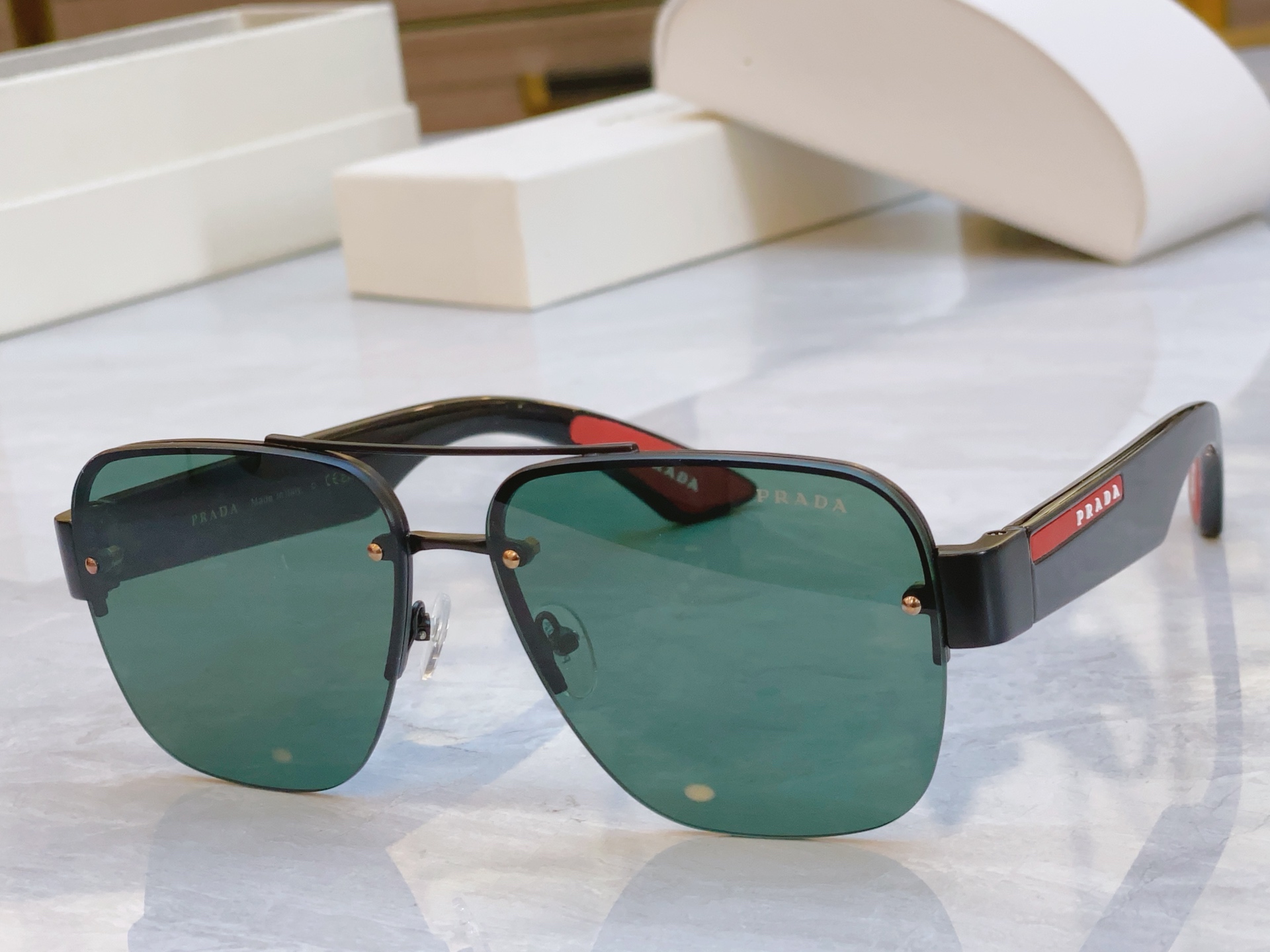 ，【PRAD*】普拉*达新款太阳镜🕶️，MODEL：PR 166VS，SIZE：61口14-140