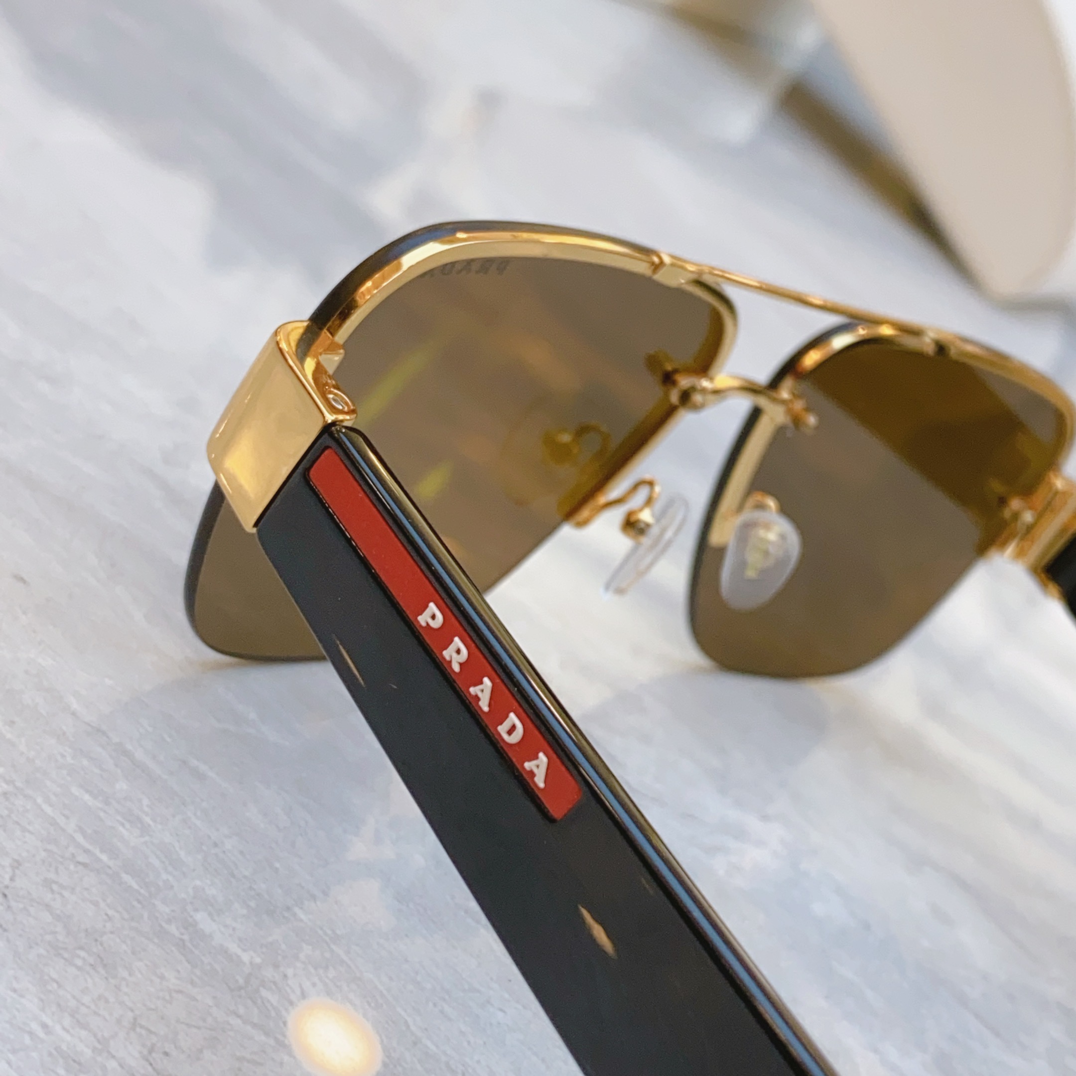 ，【PRAD*】普拉*达新款太阳镜🕶️，MODEL：PR 166VS，SIZE：61口14-140