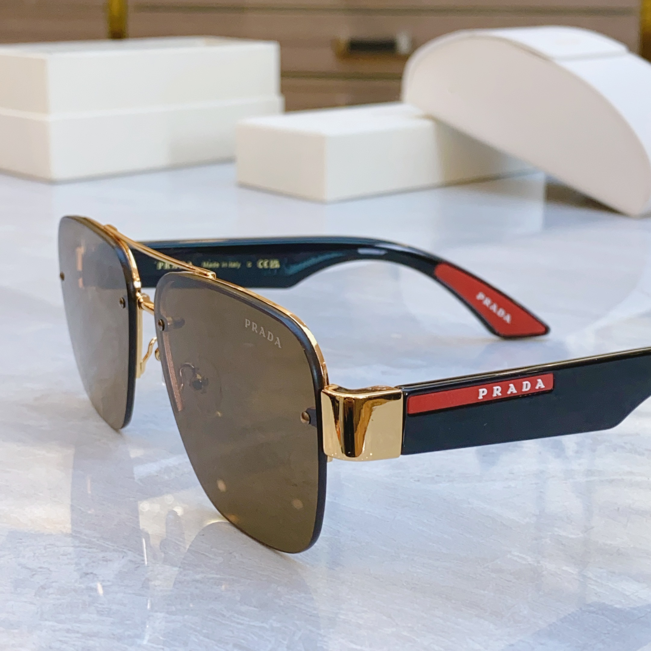 ，【PRAD*】普拉*达新款太阳镜🕶️，MODEL：PR 166VS，SIZE：61口14-140