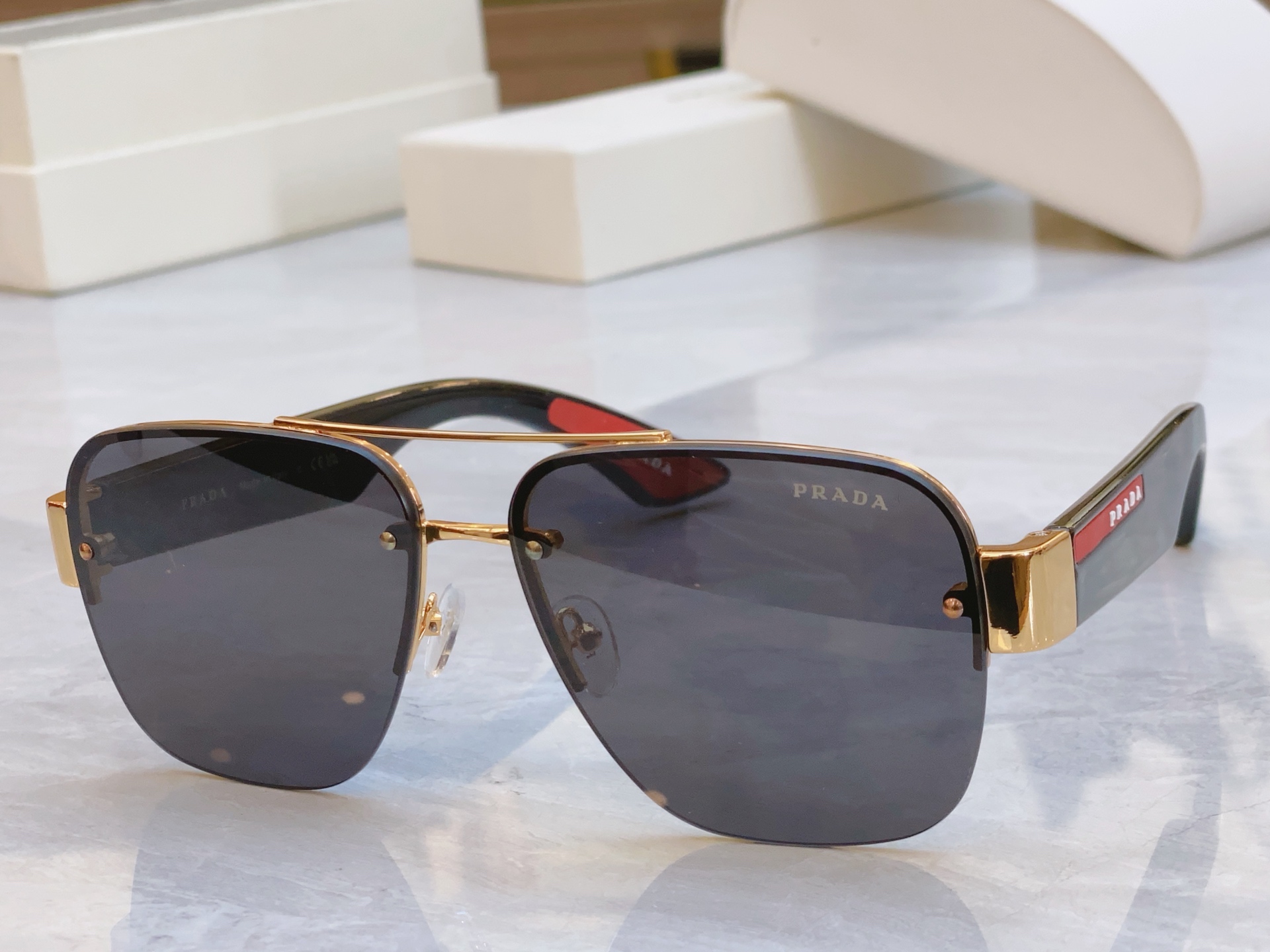 ，【PRAD*】普拉*达新款太阳镜🕶️，MODEL：PR 166VS，SIZE：61口14-140