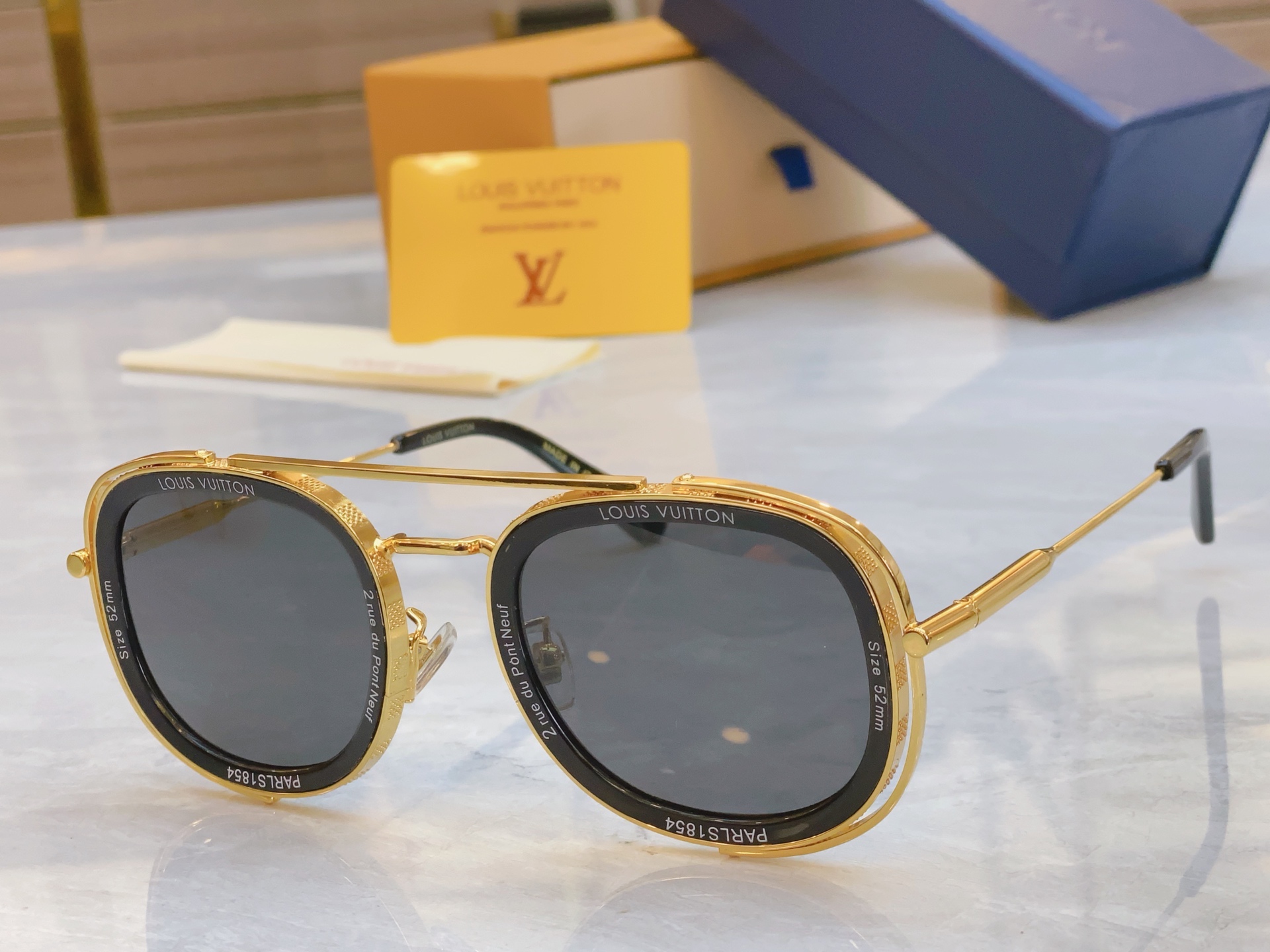 ，【LOUIS VUITTO*】路易*威登新款太阳镜，MODEL：Z2136U，SIZE：52口24-1