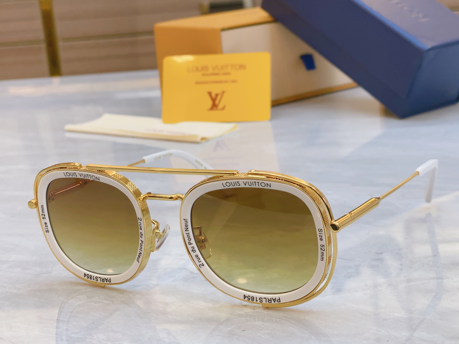 ，【LOUIS VUITTO*】路易*威登新款太阳镜，MODEL：Z2136U，SIZE：52口24-1