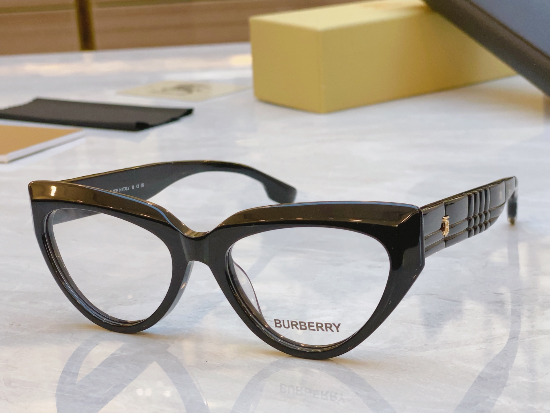 ，【BURBERR*】巴宝*莉新款光学架。MODEL：B2399，SIZE：53口19-145
