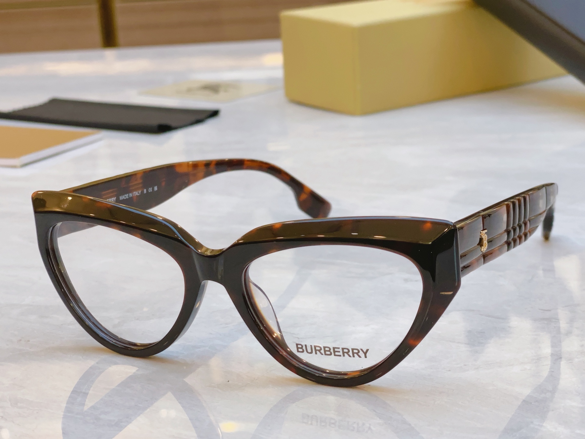 ，【BURBERR*】巴宝*莉新款光学架。MODEL：B2399，SIZE：53口19-145