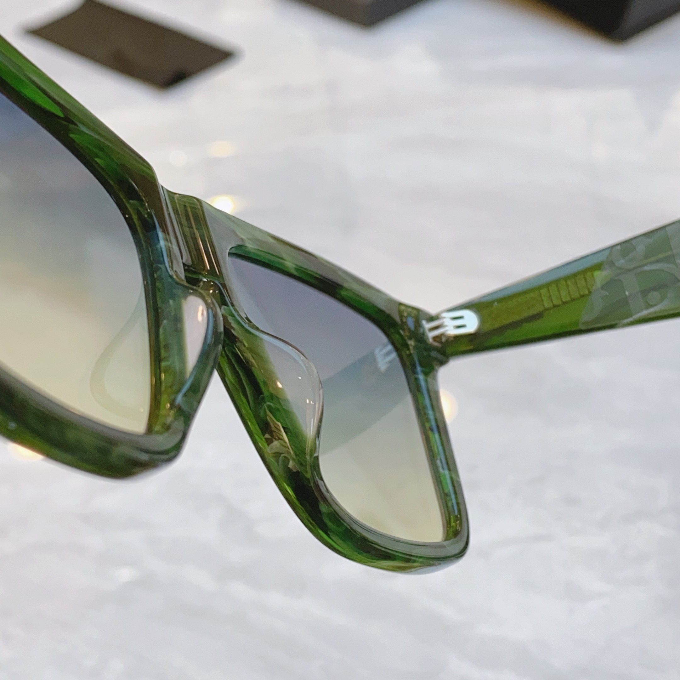 ，【DIO* 】迪*奥新款太阳镜，MODEL：Dior B27 S11，SIZE：54口16-145