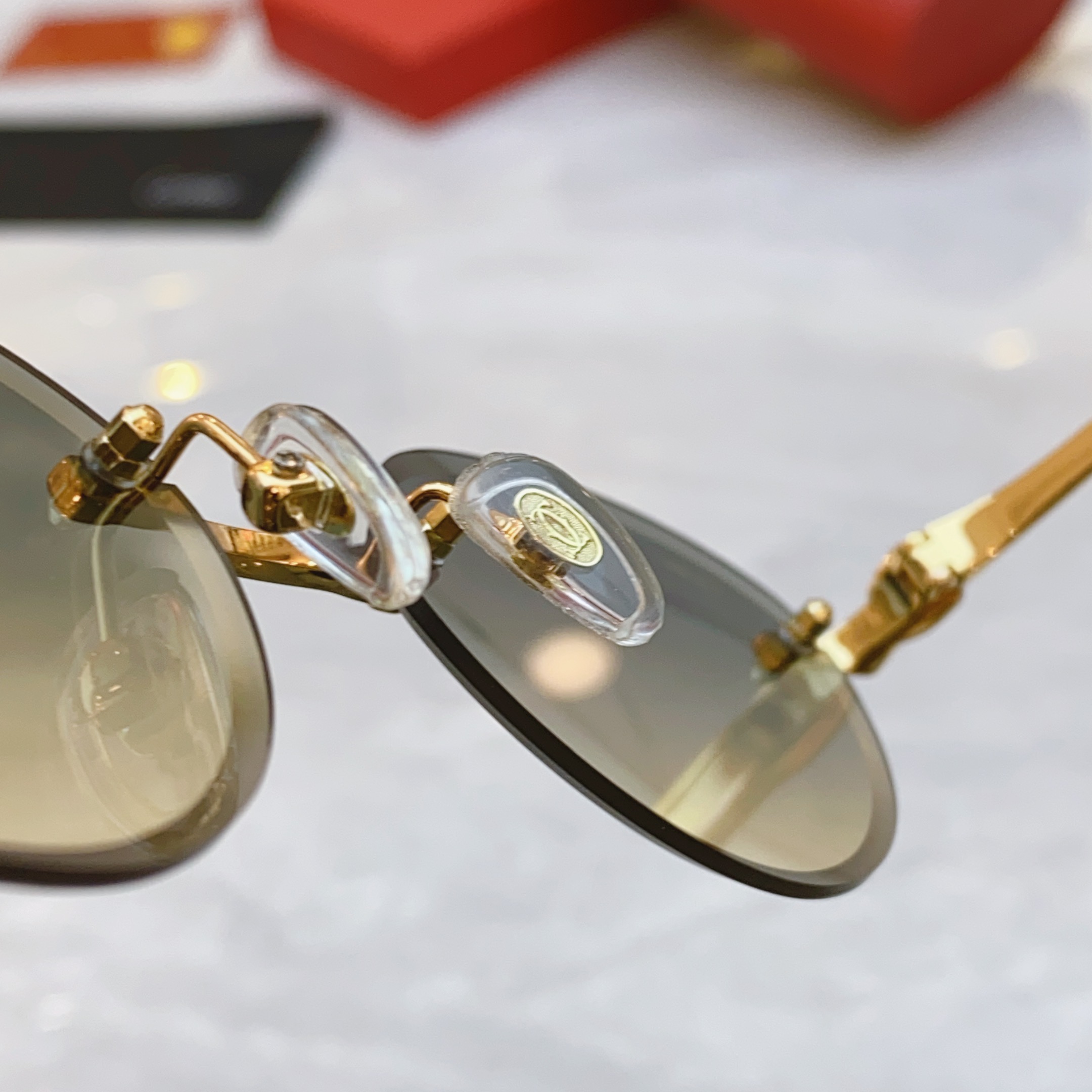 ，【CARTIE*】卡地*亚新款太阳镜，CT0504S，size 57口18-137