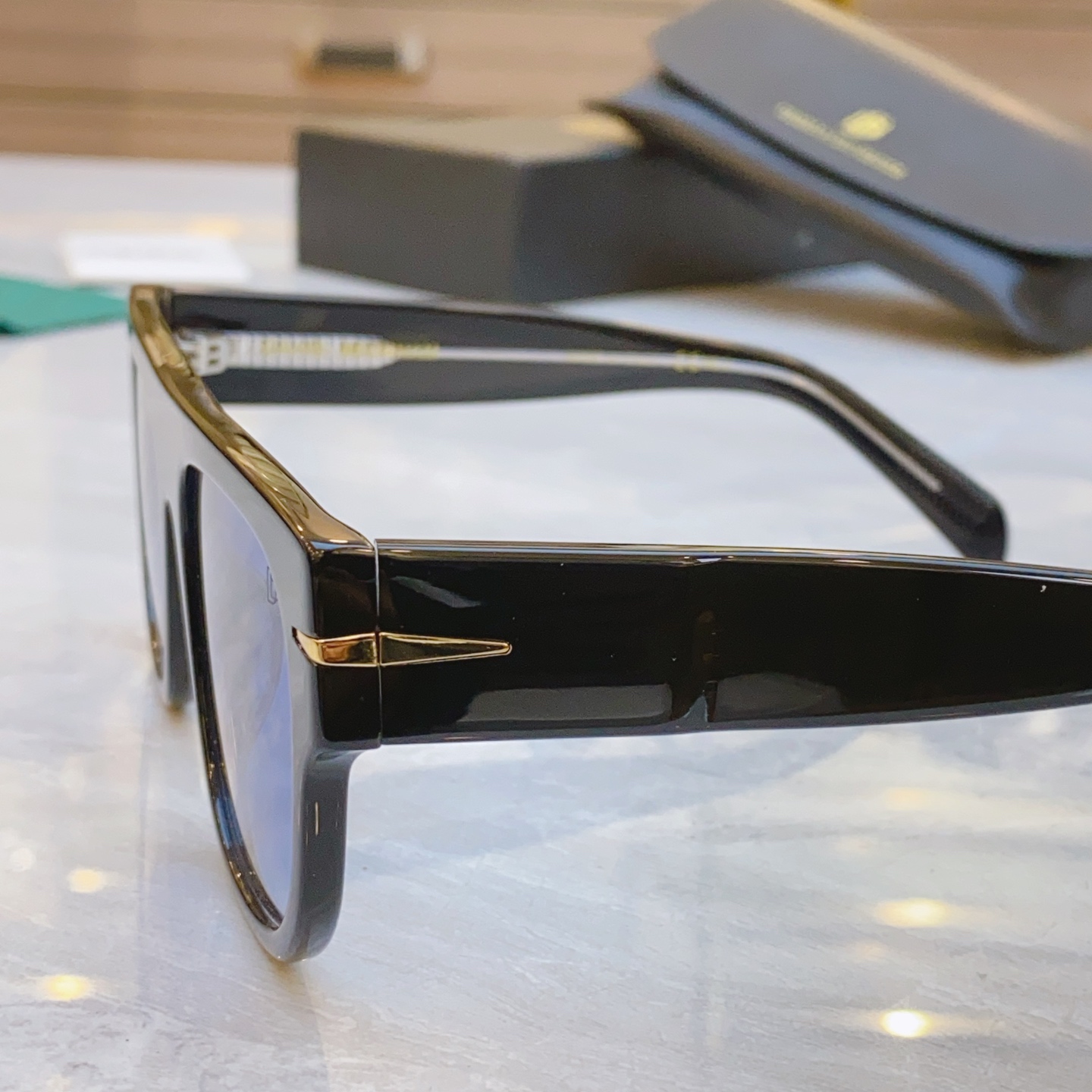 ，【DAVID BECKH*】贝克*汉姆新款太阳镜🕶️，MODEL：DB7044/S，SIZE：54口2