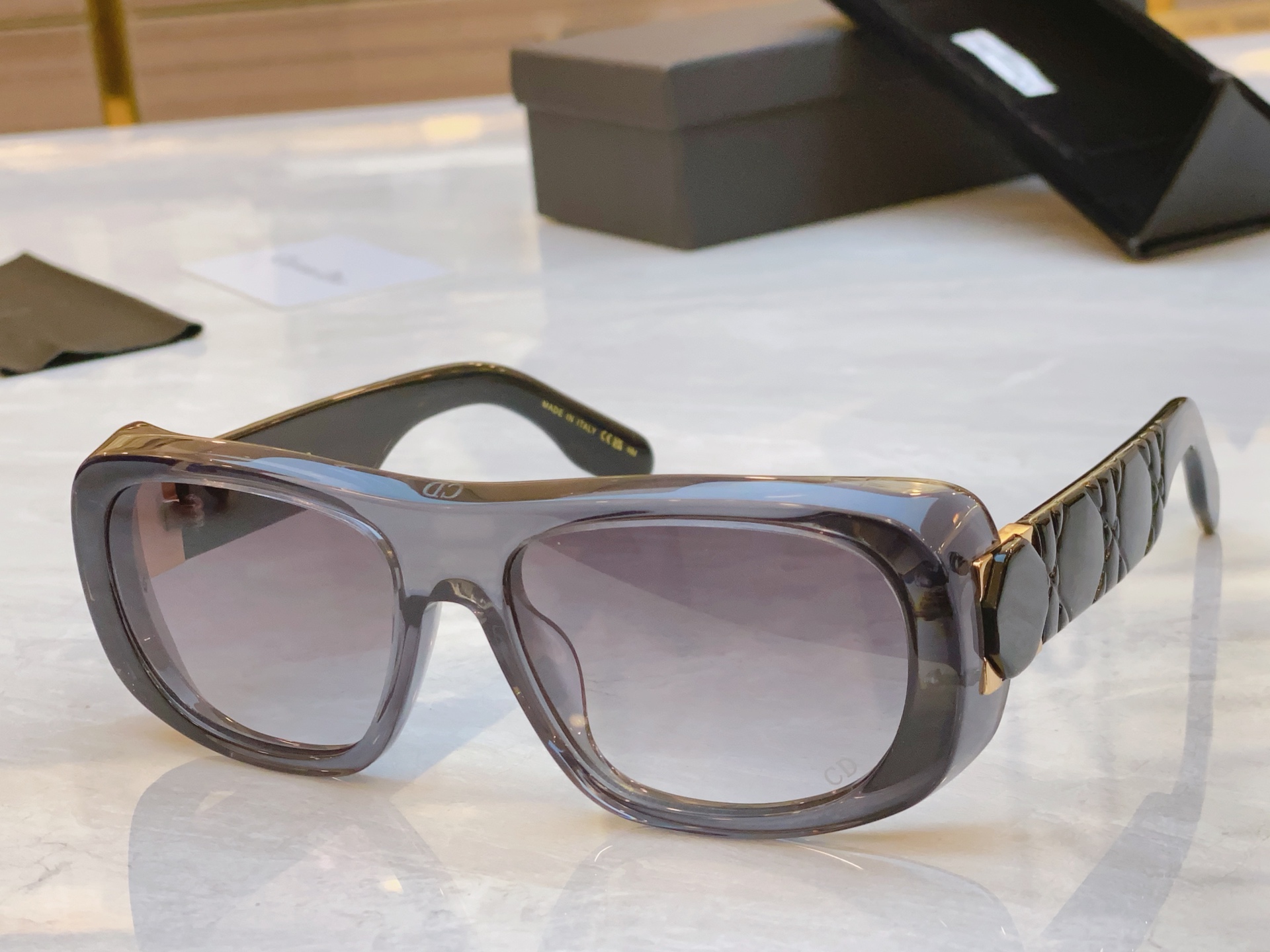 ，【DIO* 】迪*奥新款太阳镜，MODEL：Lady 95.22 S1I，SIZE：59口18-130