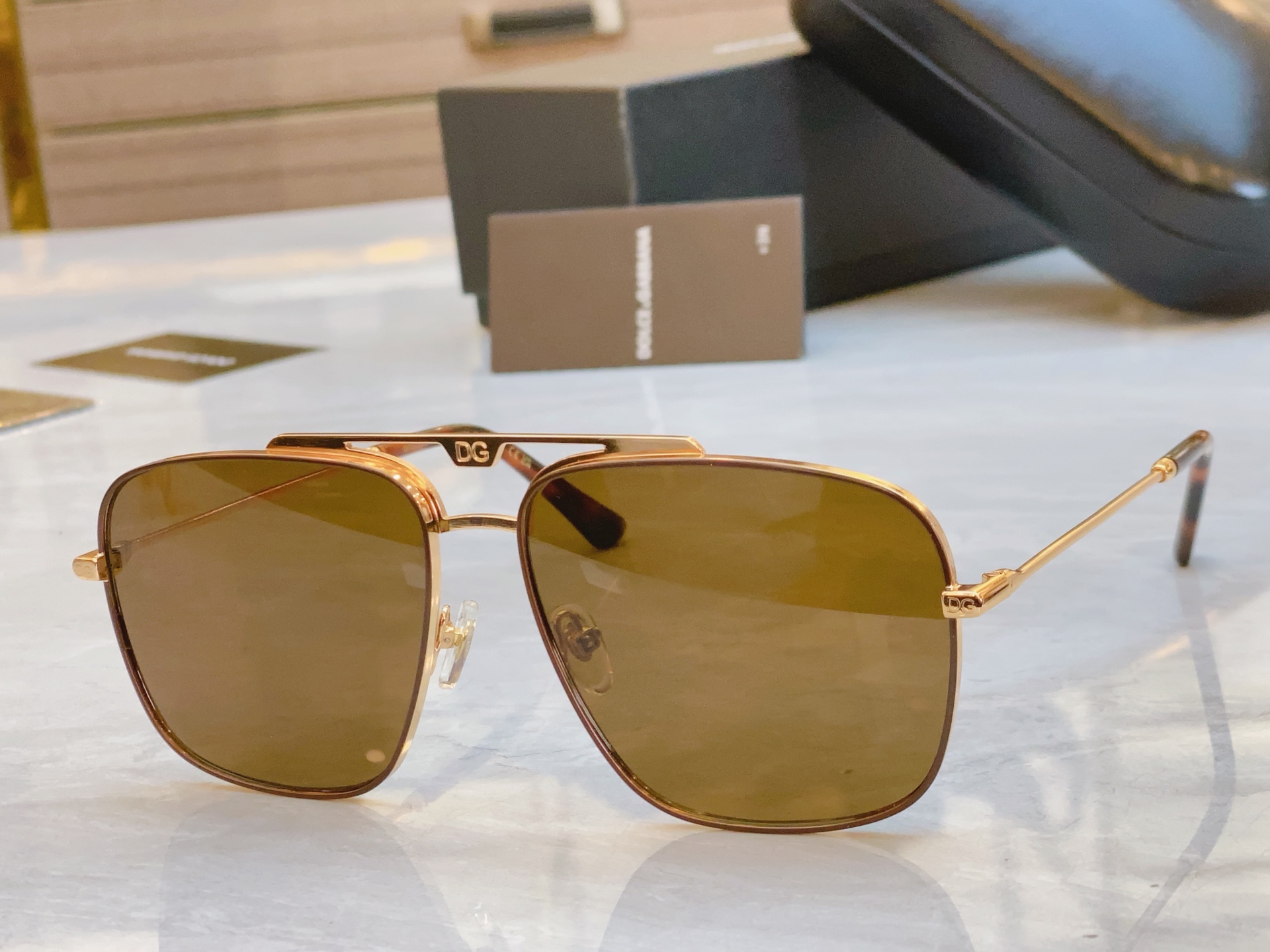 ，【DOLCE & GABBAN*】D*G新款太阳镜，MODEL：DG2264，SIZE：61口15-1