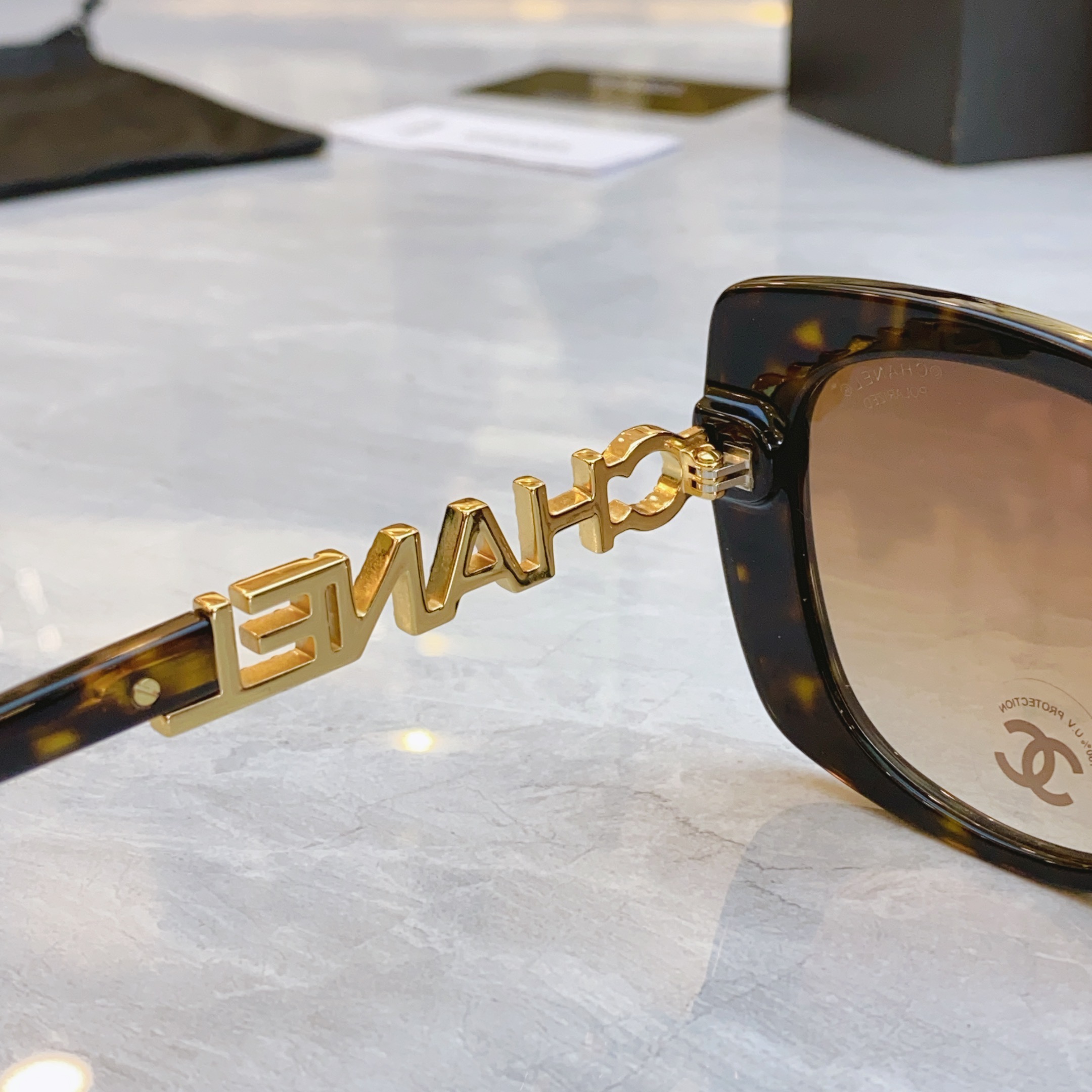 ，【CHANE*】香奈儿新款太阳镜🕶️🕶️，MODEL：CH5422B，SIZE：53口17-145