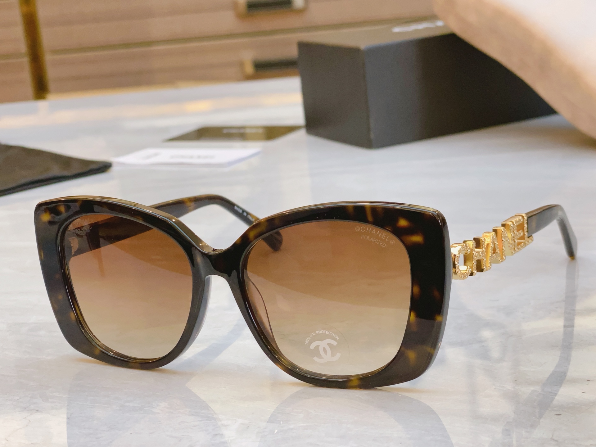 ，【CHANE*】香奈儿新款太阳镜🕶️🕶️，MODEL：CH5422B，SIZE：53口17-145