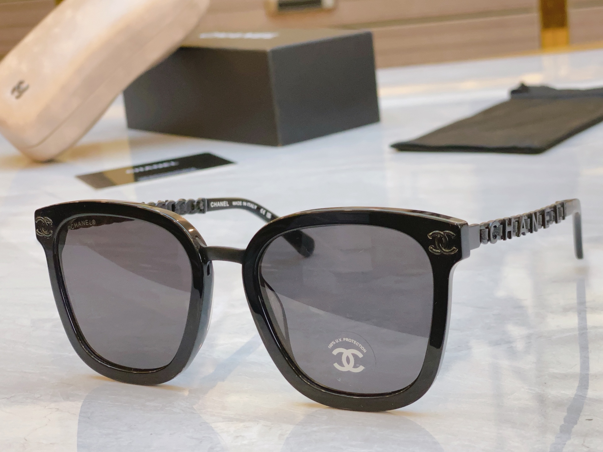 ，【CHANE*】香奈儿新款太阳镜🕶️🕶️，MODEL：CH8030，SIZE：54口22-145