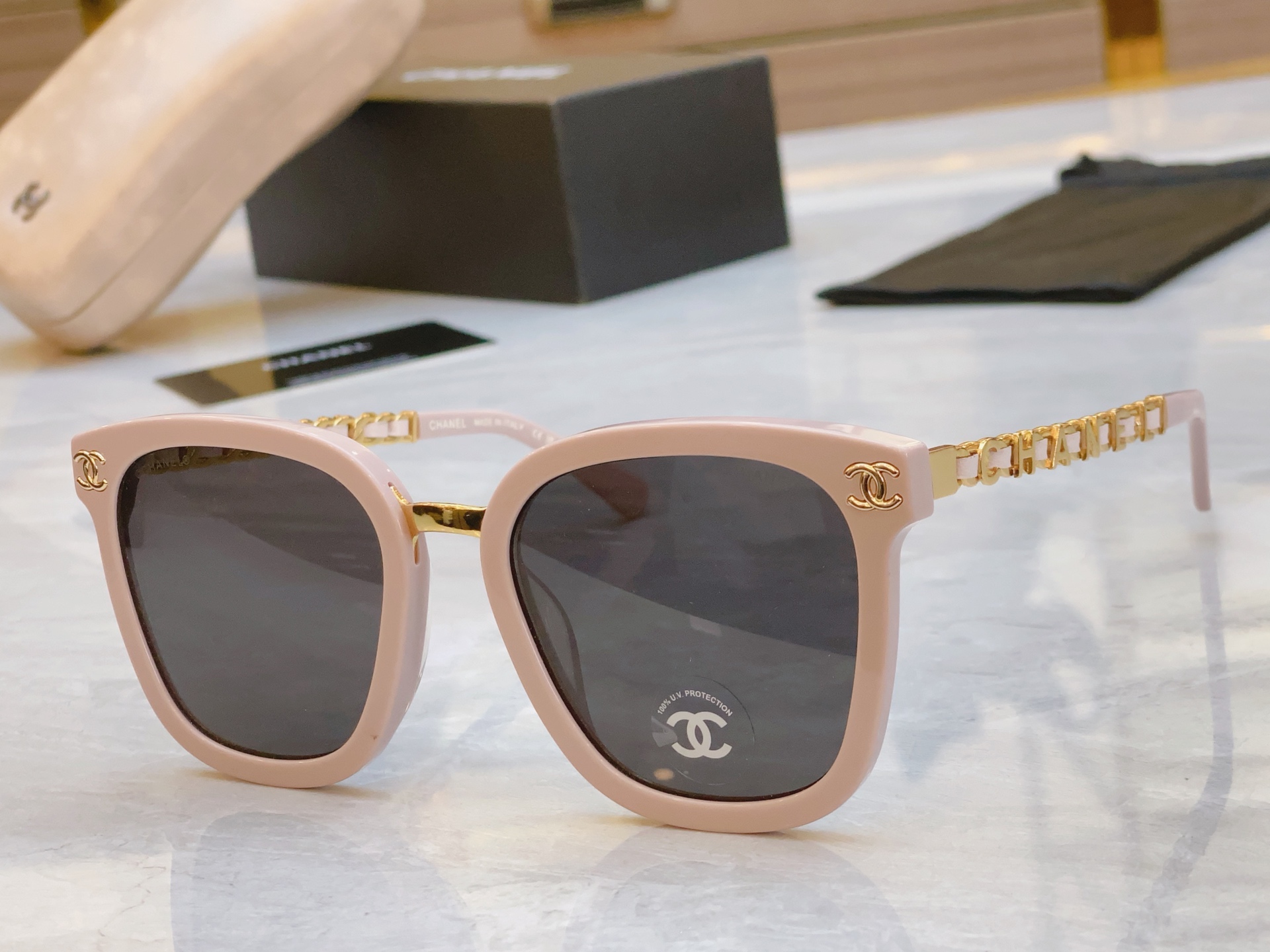 ，【CHANE*】香奈儿新款太阳镜🕶️🕶️，MODEL：CH8030，SIZE：54口22-145