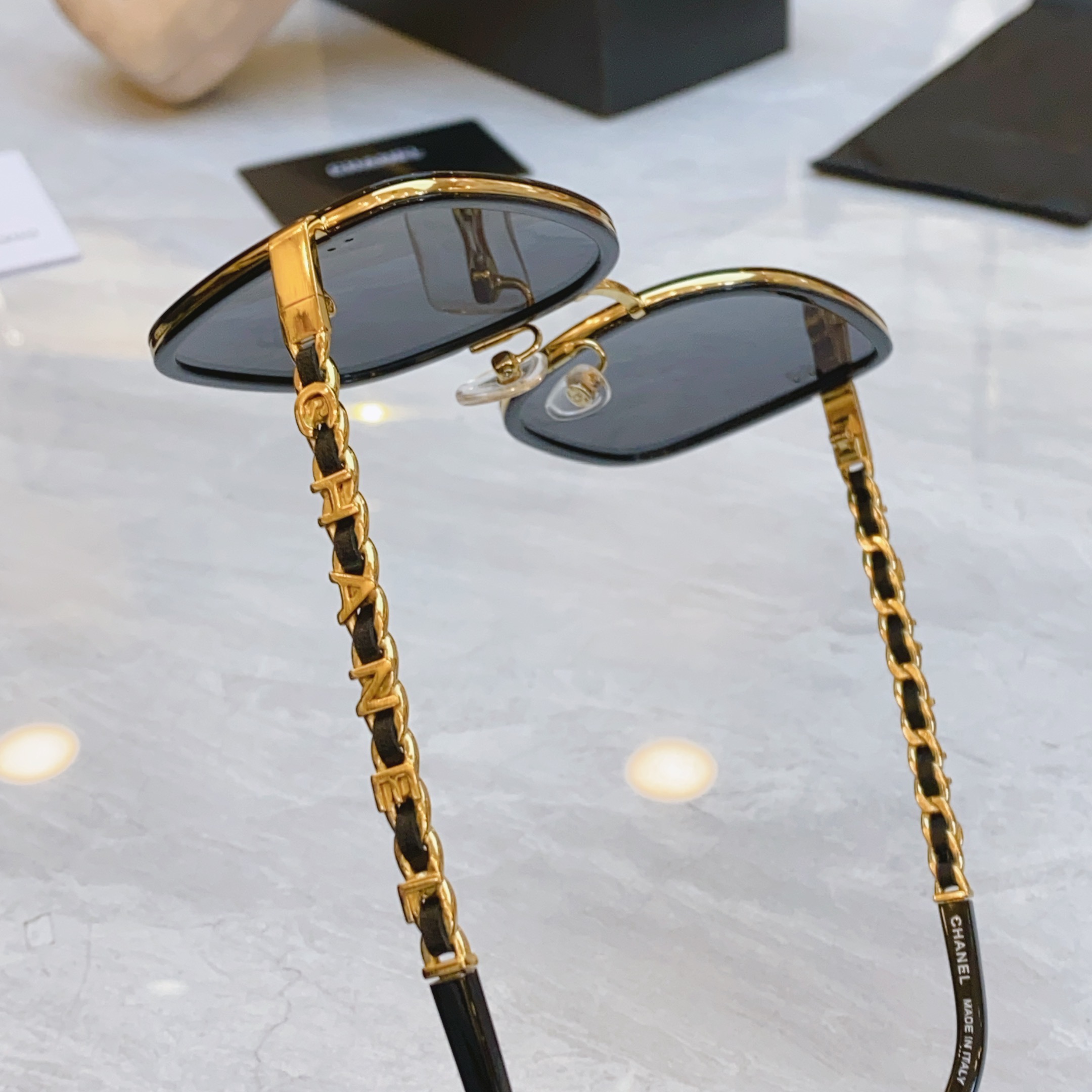 ，【CHANE*】香奈儿新款太阳镜🕶️🕶️，MODEL：CH5422B，SIZE：57口21-145