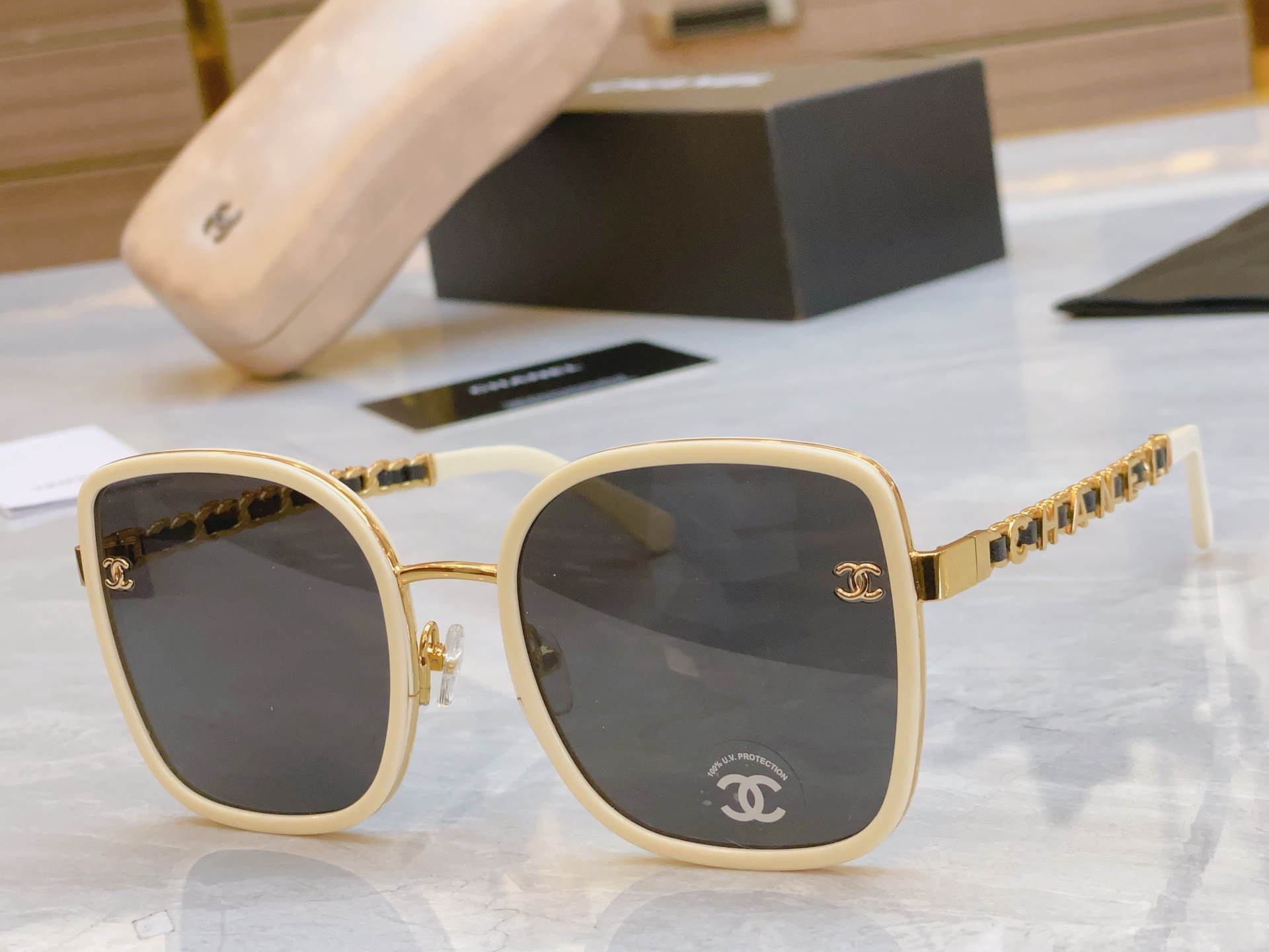 ，【CHANE*】香奈儿新款太阳镜🕶️🕶️，MODEL：CH5422B，SIZE：57口21-145
