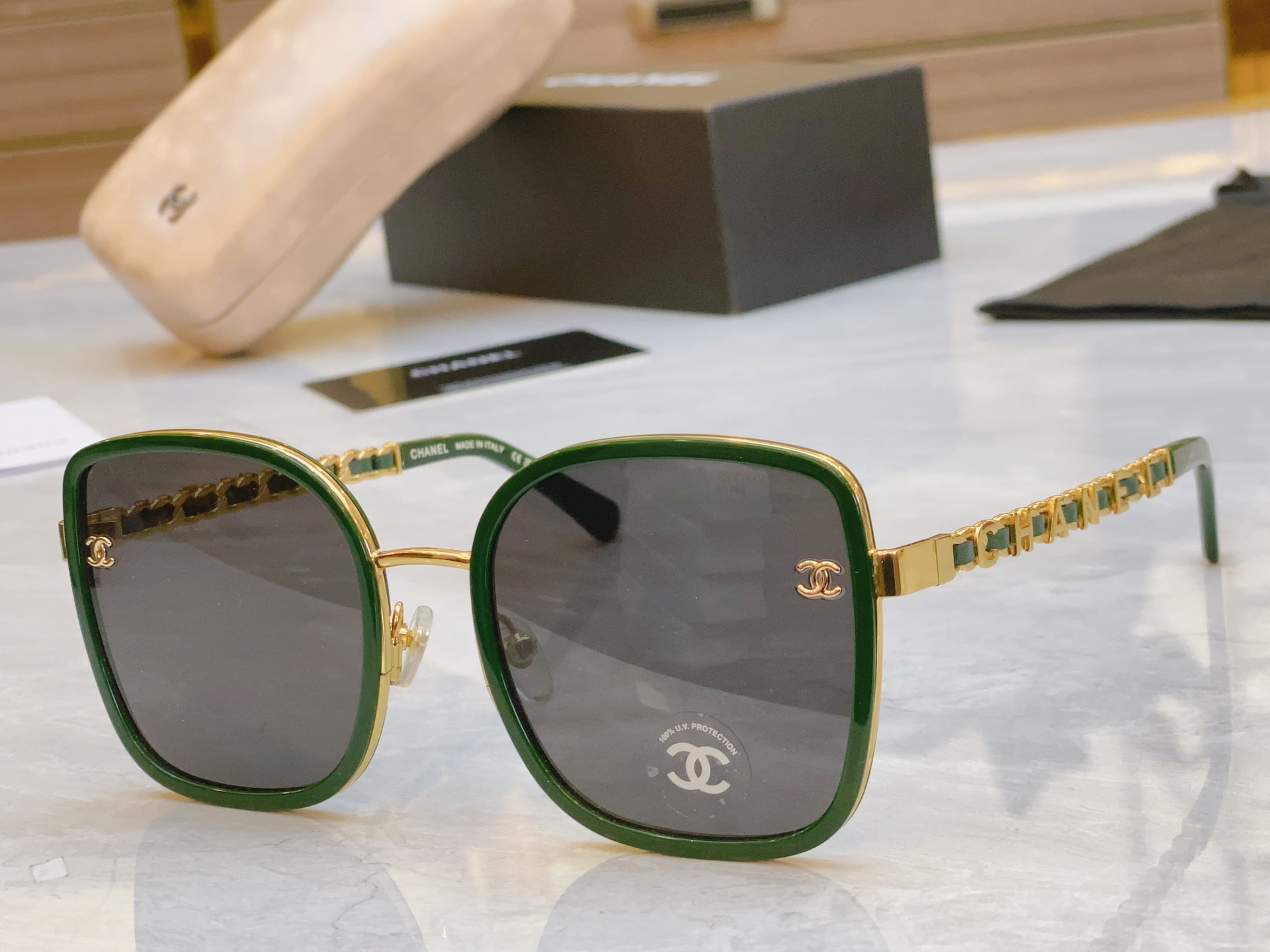 ，【CHANE*】香奈儿新款太阳镜🕶️🕶️，MODEL：CH5422B，SIZE：57口21-145