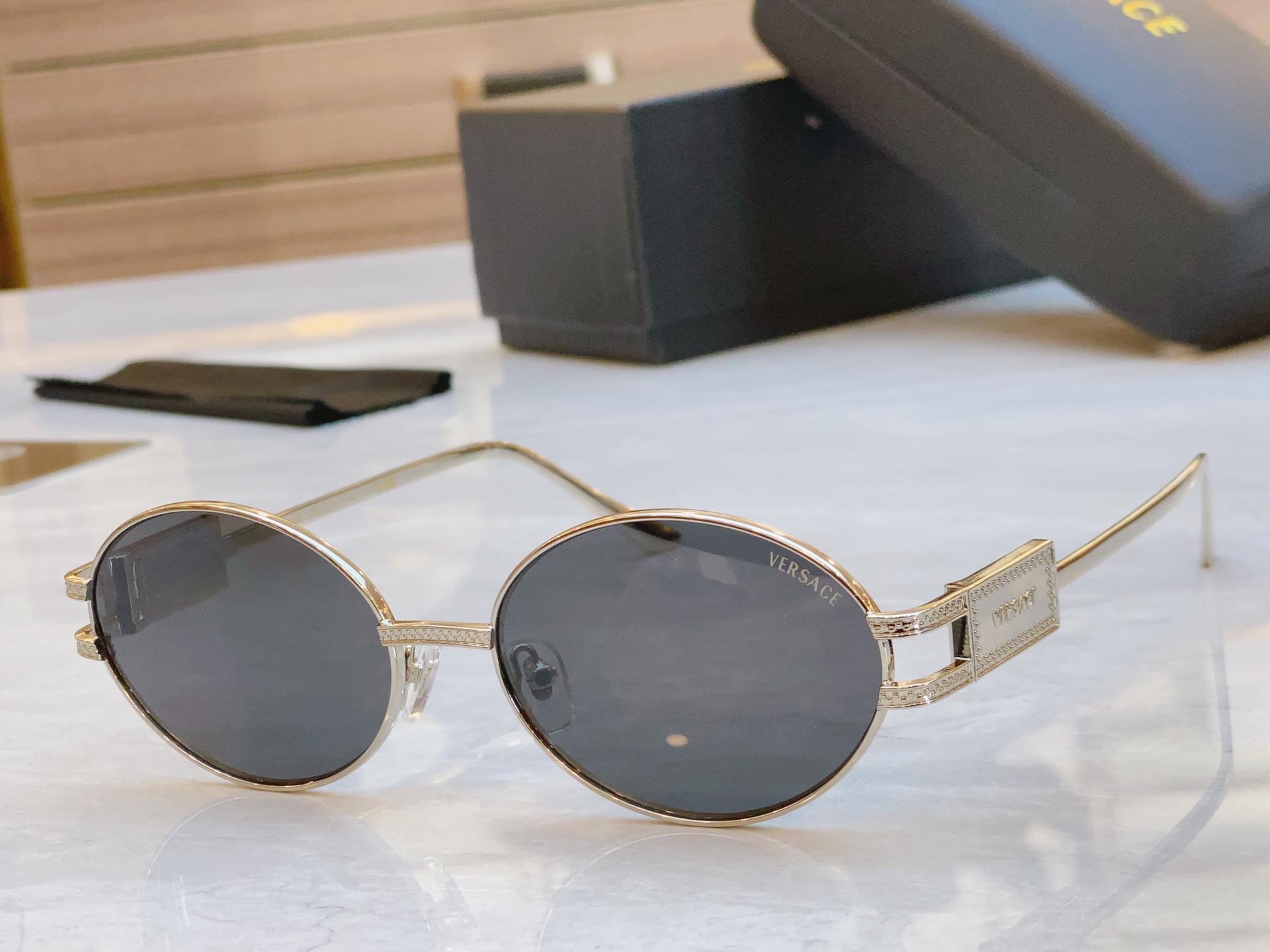 NO:252704,Glasses, sunglasses,【VERSAC*】Van Sizhe new sunglasses, MODELVE6799, SIZE58-17-142, glasses, versace, versace19860909眼镜墨镜太阳镜 ,【VERSAC*】范思*哲新款太阳镜,MODELVE6799,SIZE58口17-142,眼镜,versace,versace,glasses