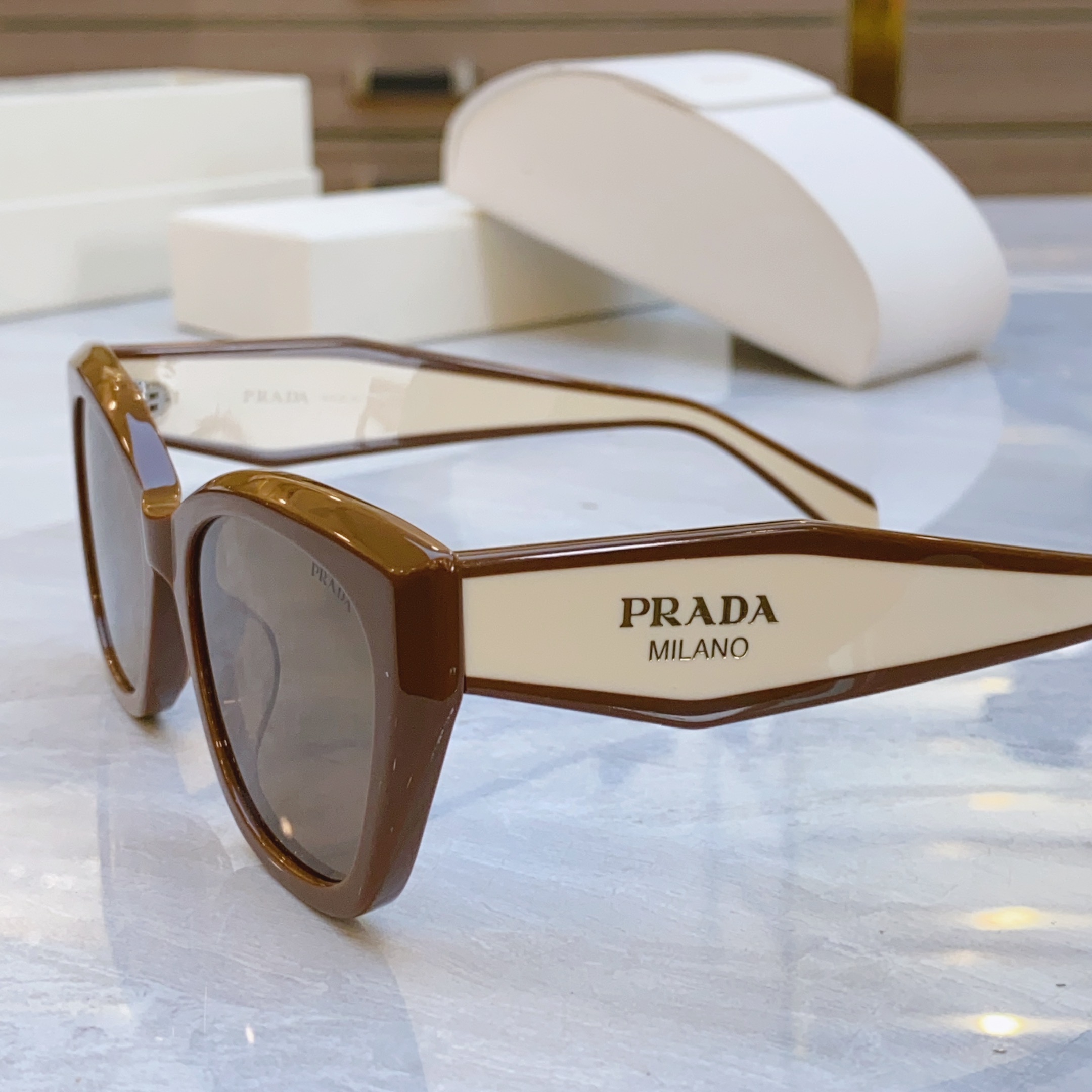 ，【PRAD*】普拉*达新款太阳镜🕶️，MODEL：PR31S，SIZE：53口21-145