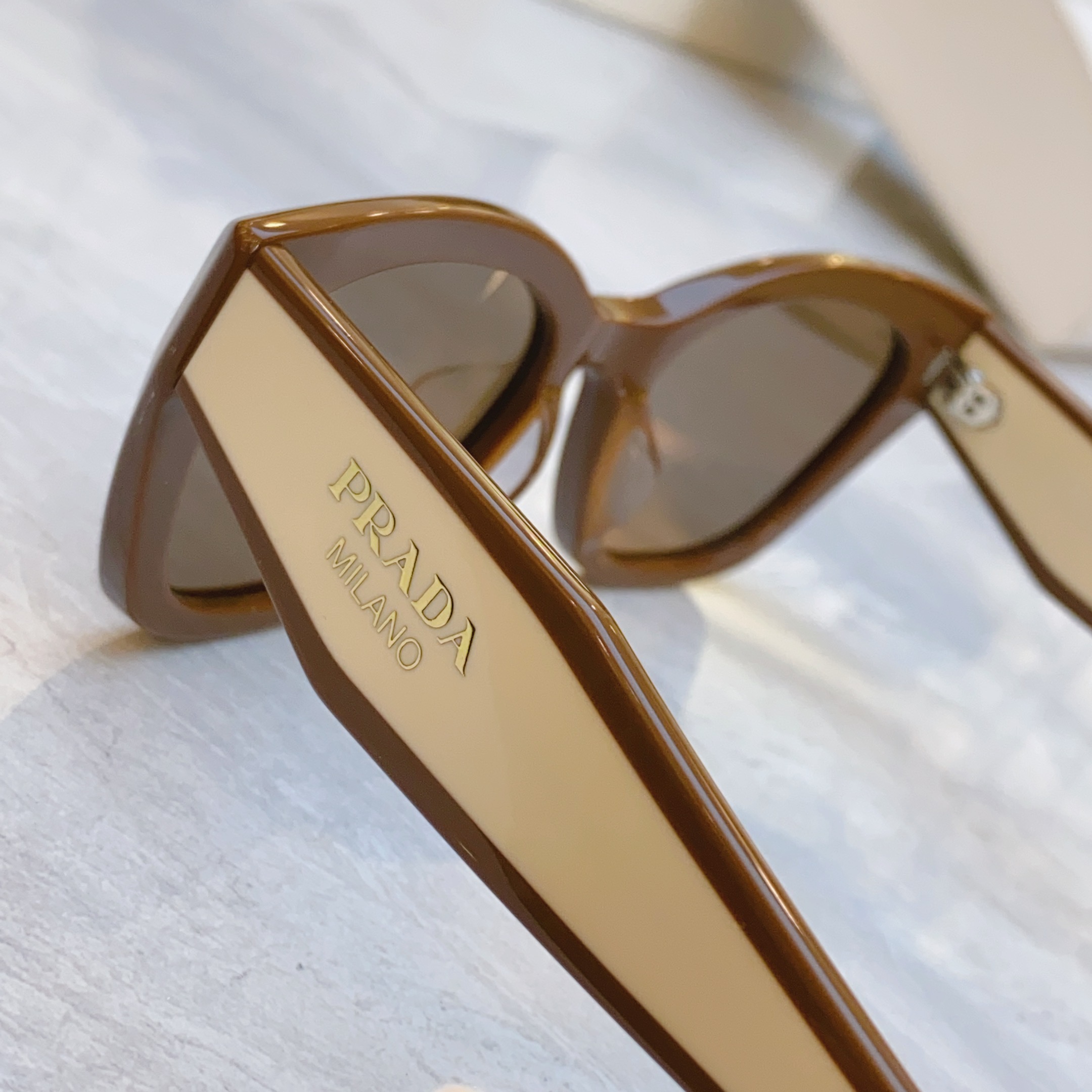 ，【PRAD*】普拉*达新款太阳镜🕶️，MODEL：PR31S，SIZE：53口21-145