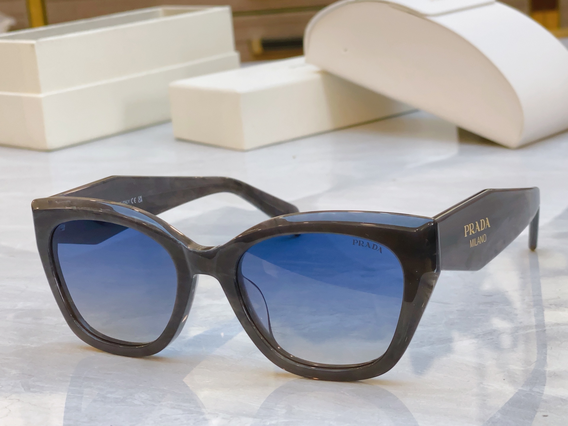 ，【PRAD*】普拉*达新款太阳镜🕶️，MODEL：PR31S，SIZE：53口21-145
