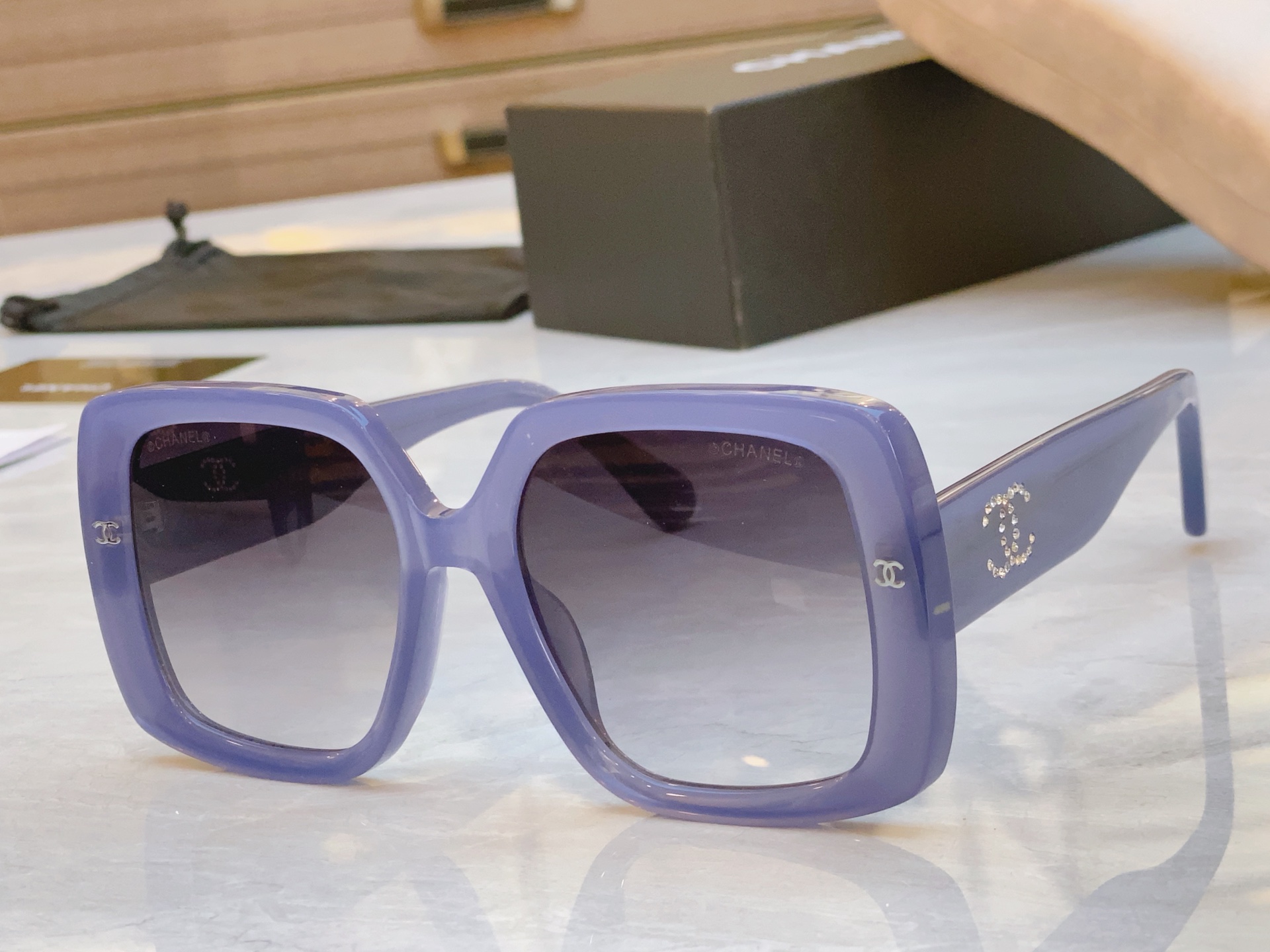 ，【CHANE*】香奈儿新款太阳镜🕶️🕶️，MODEL：CH9165，SIZE：55口20-140