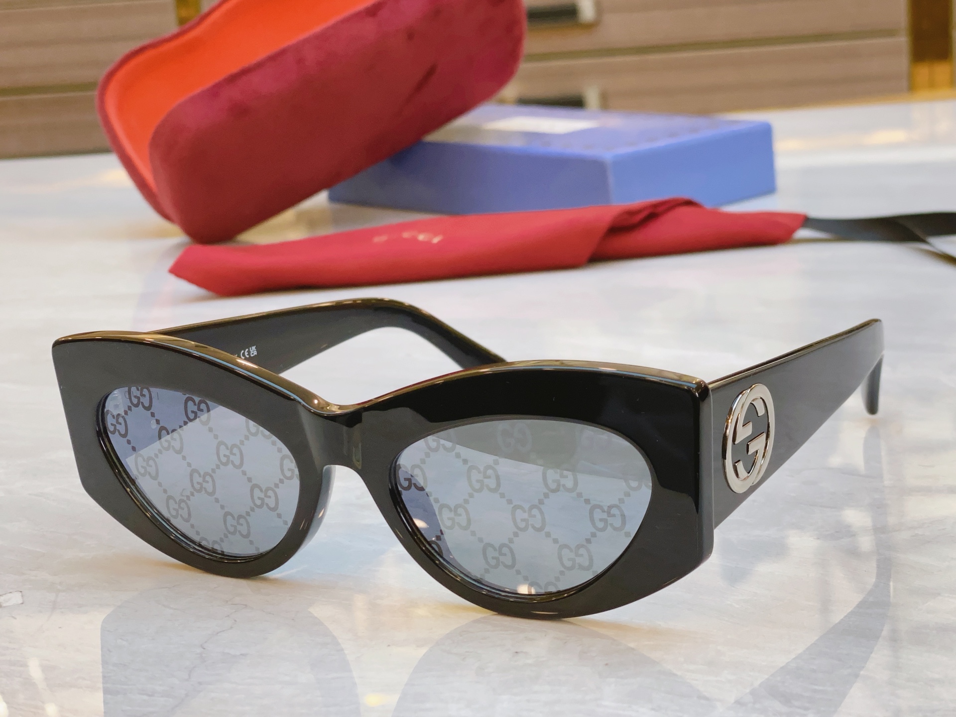 ，【GUCC*】古*驰新款太阳镜，MODEL：GG1843S，SIZE：53口20-140