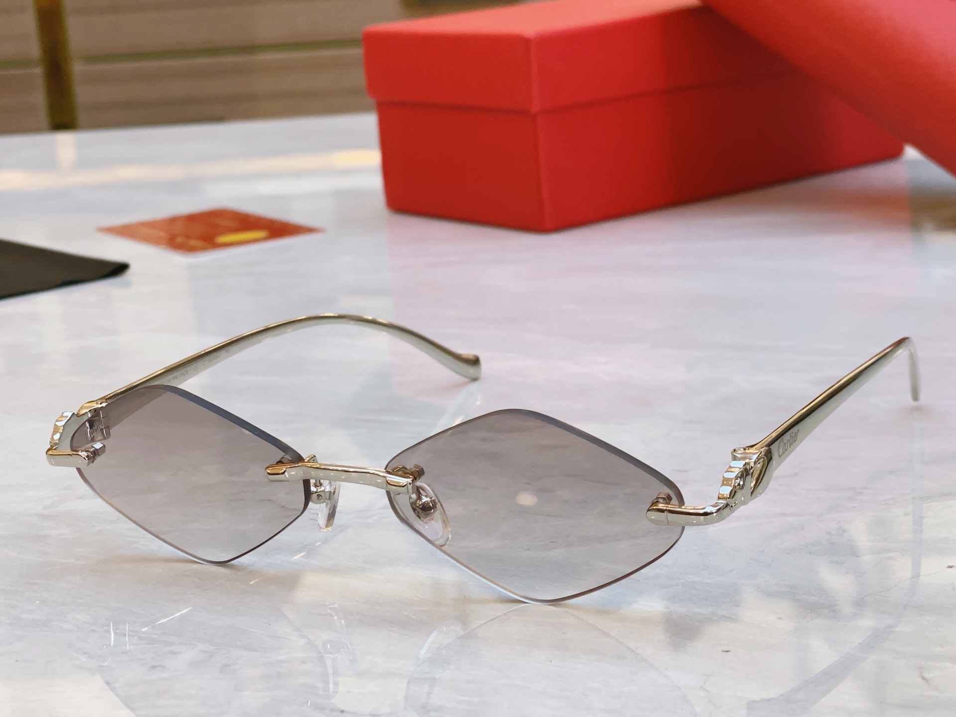，【CARTIE*】卡地*亚新款太阳镜，CT0058O，size 55口18-139