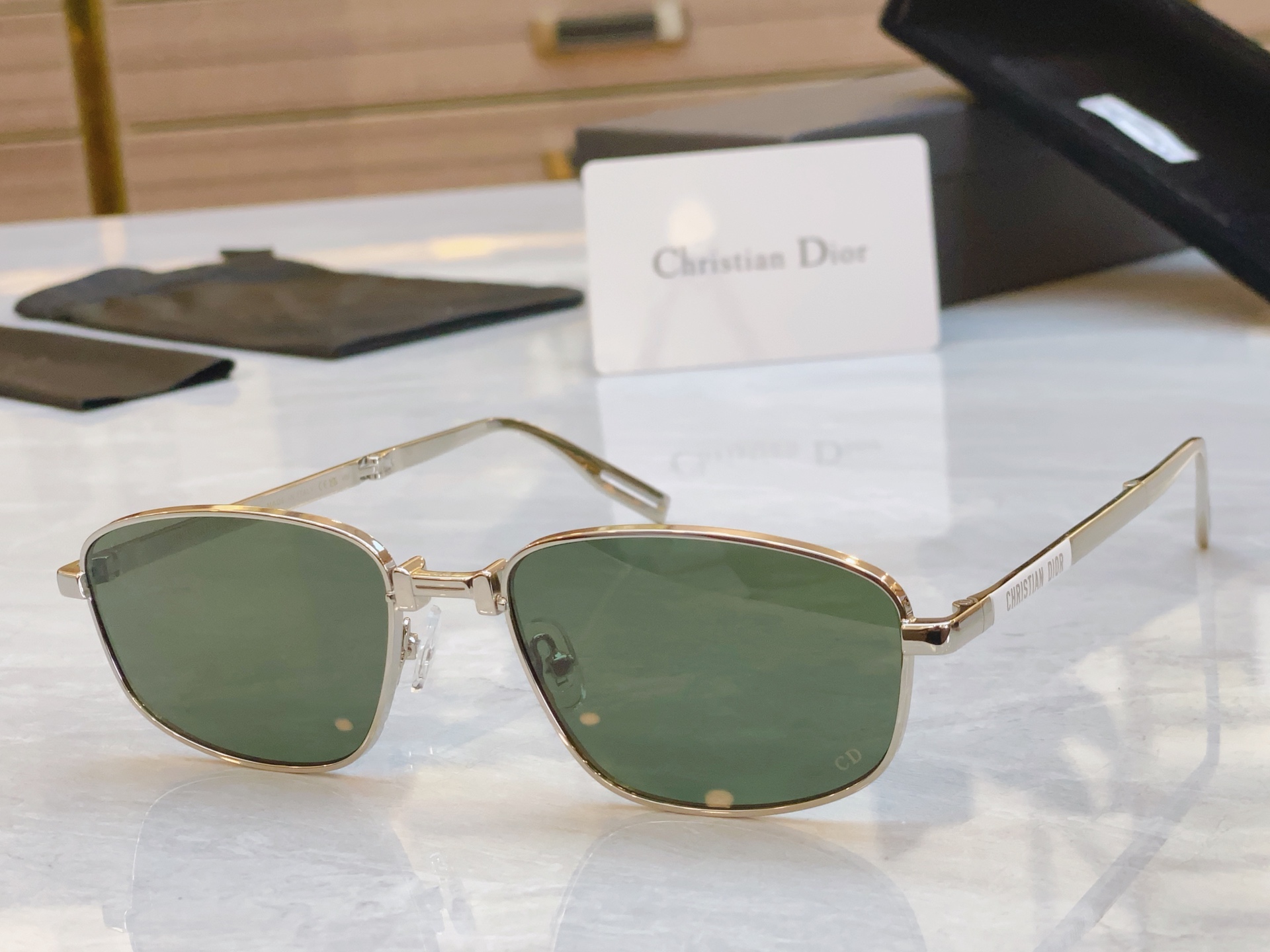 ，【DIO* 】迪*奥新款折叠太阳镜，
MODEL：DIOR90A1U，SIZE：58口18-145