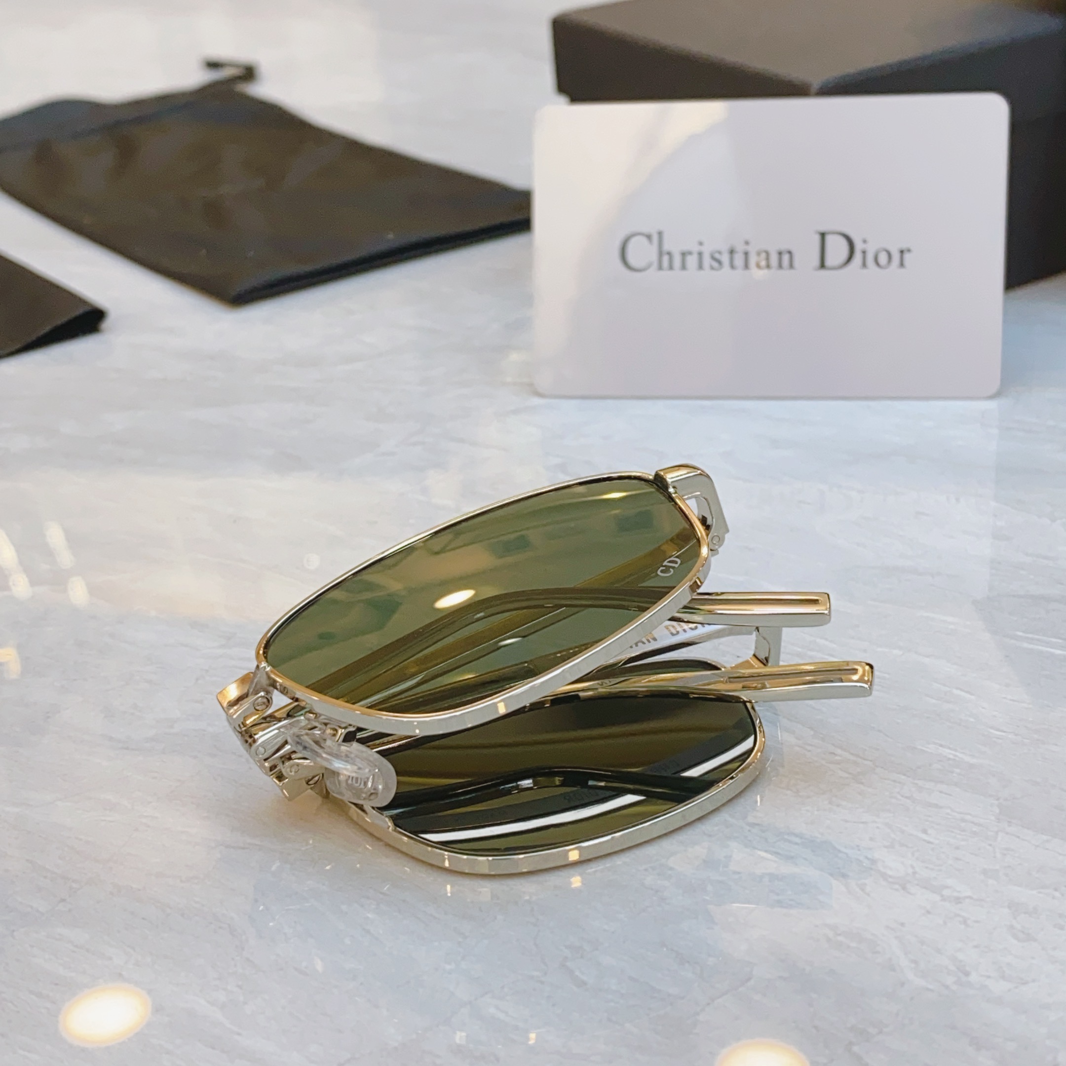 ，【DIO* 】迪*奥新款折叠太阳镜，
MODEL：DIOR90A1U，SIZE：58口18-145