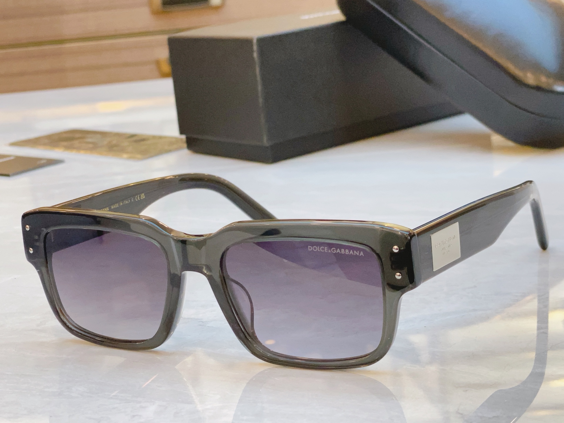 ，【DOLCE & GABBAN*】D*G新款太阳镜，MODEL：DG6682，SIZE：54口20-1