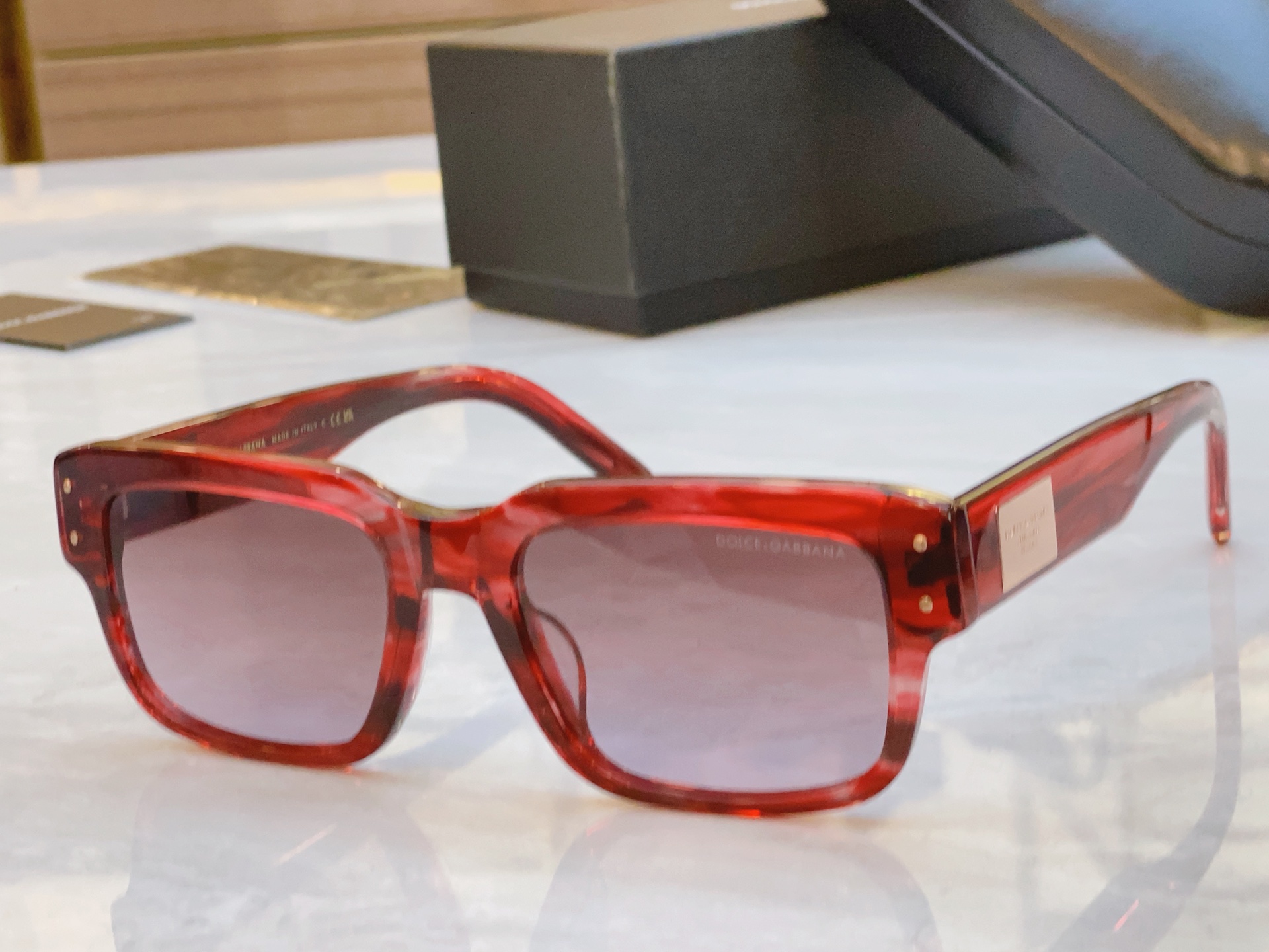 ，【DOLCE & GABBAN*】D*G新款太阳镜，MODEL：DG6682，SIZE：54口20-1