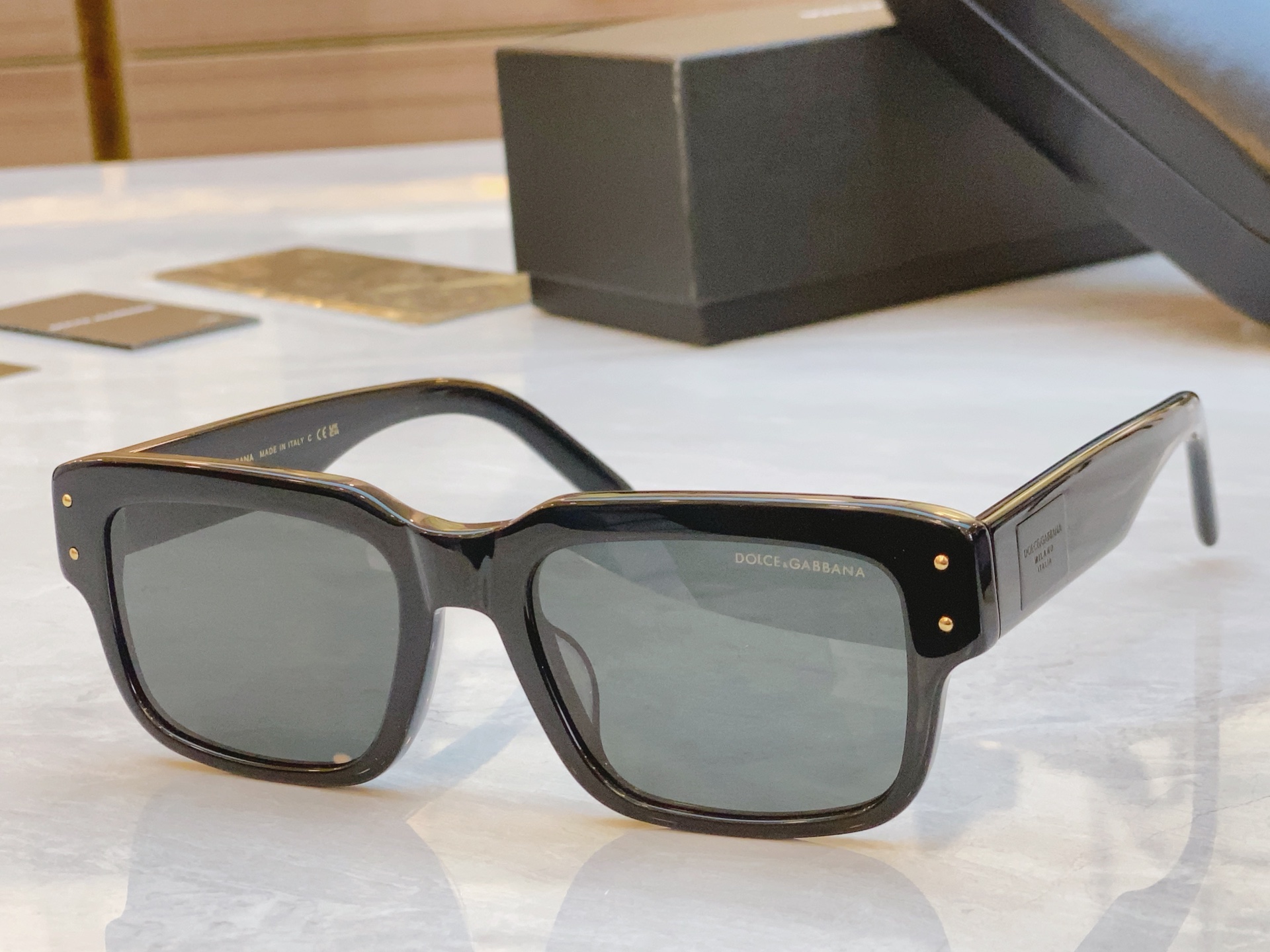 ，【DOLCE & GABBAN*】D*G新款太阳镜，MODEL：DG6682，SIZE：54口20-1