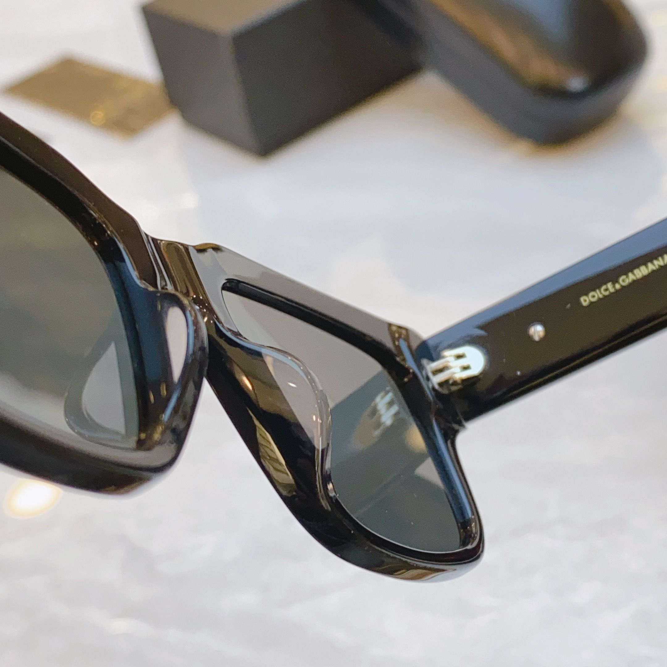 ，【DOLCE & GABBAN*】D*G新款太阳镜，MODEL：DG6682，SIZE：54口20-1