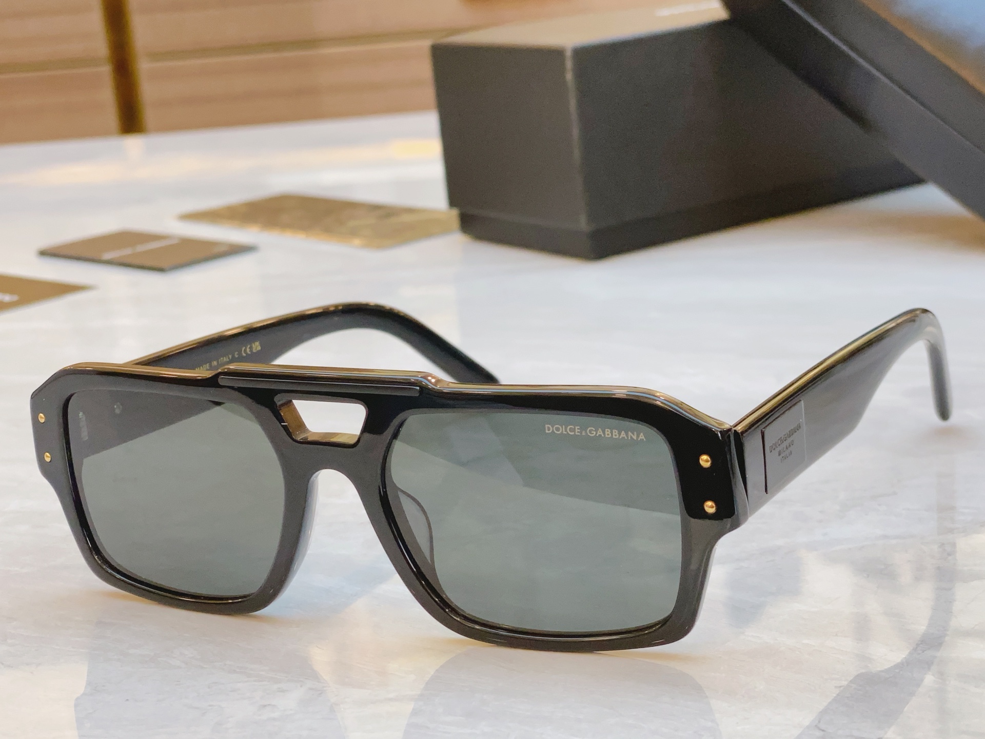 ，【DOLCE & GABBAN*】D*G新款太阳镜，MODEL：DG6683，SIZE：55口20-1