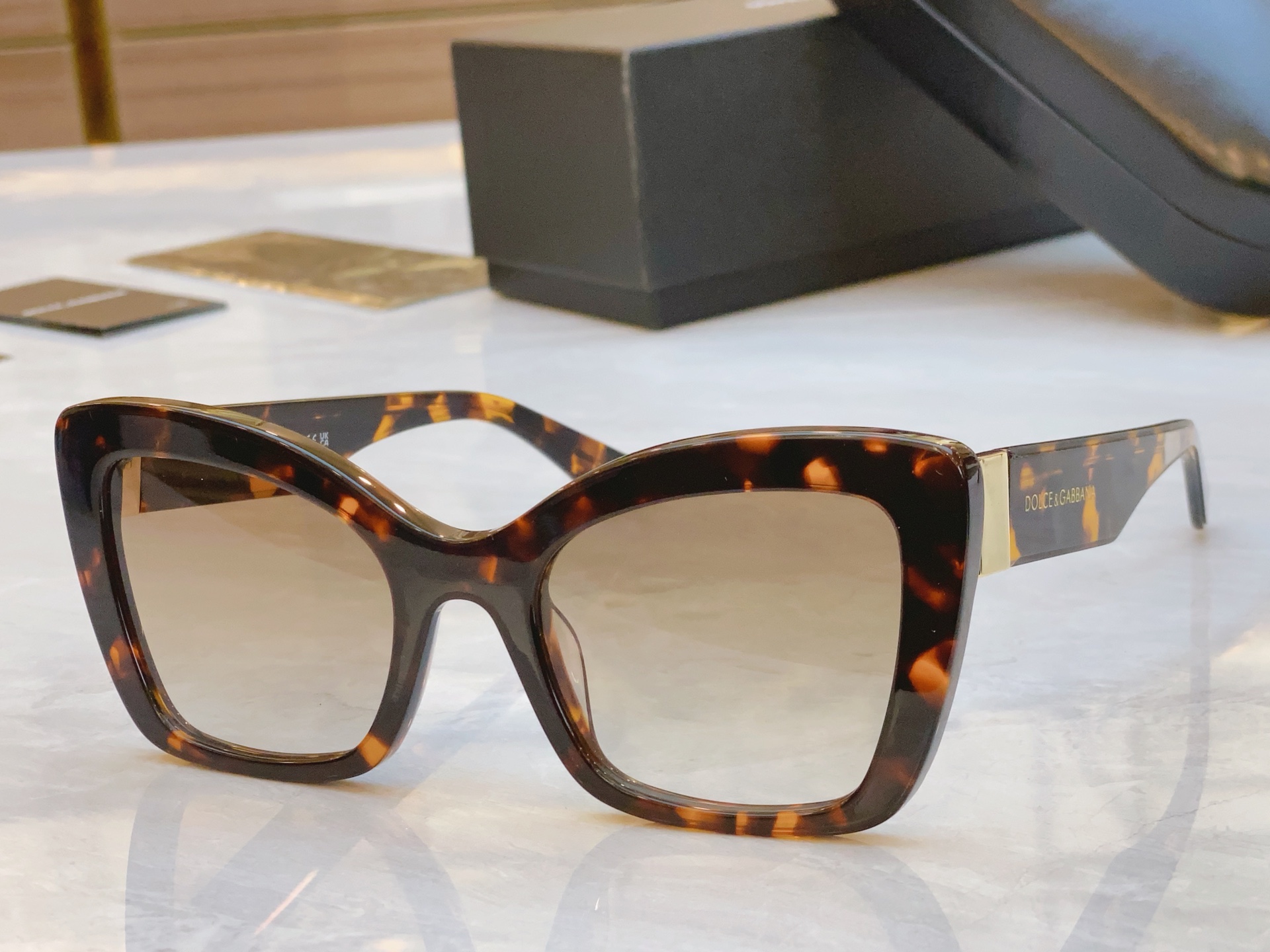 ，【DOLCE & GABBAN*】D*G新款太阳镜，MODEL：DG6170，SIZE：53口23-1