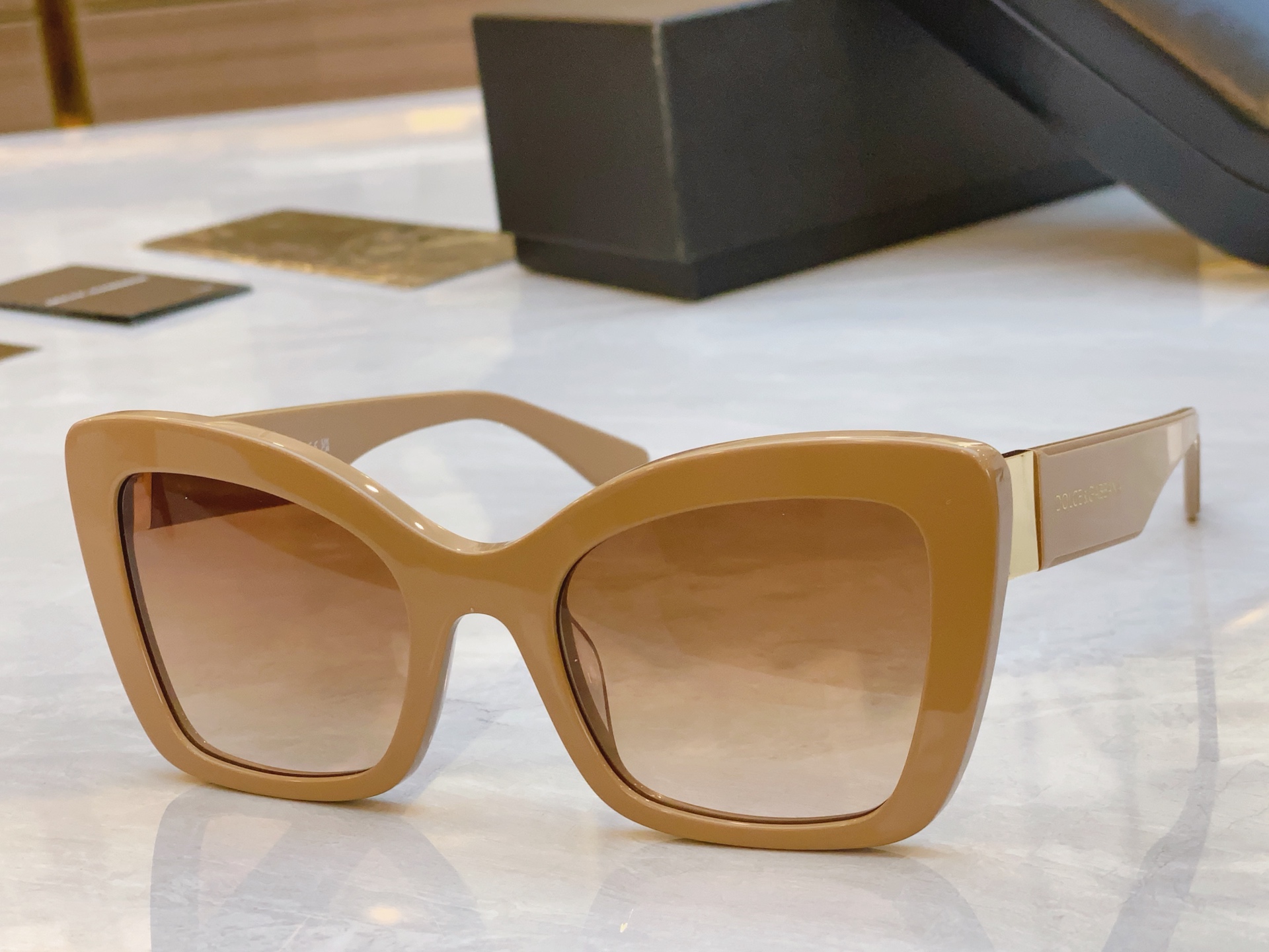 ，【DOLCE & GABBAN*】D*G新款太阳镜，MODEL：DG6170，SIZE：53口23-1