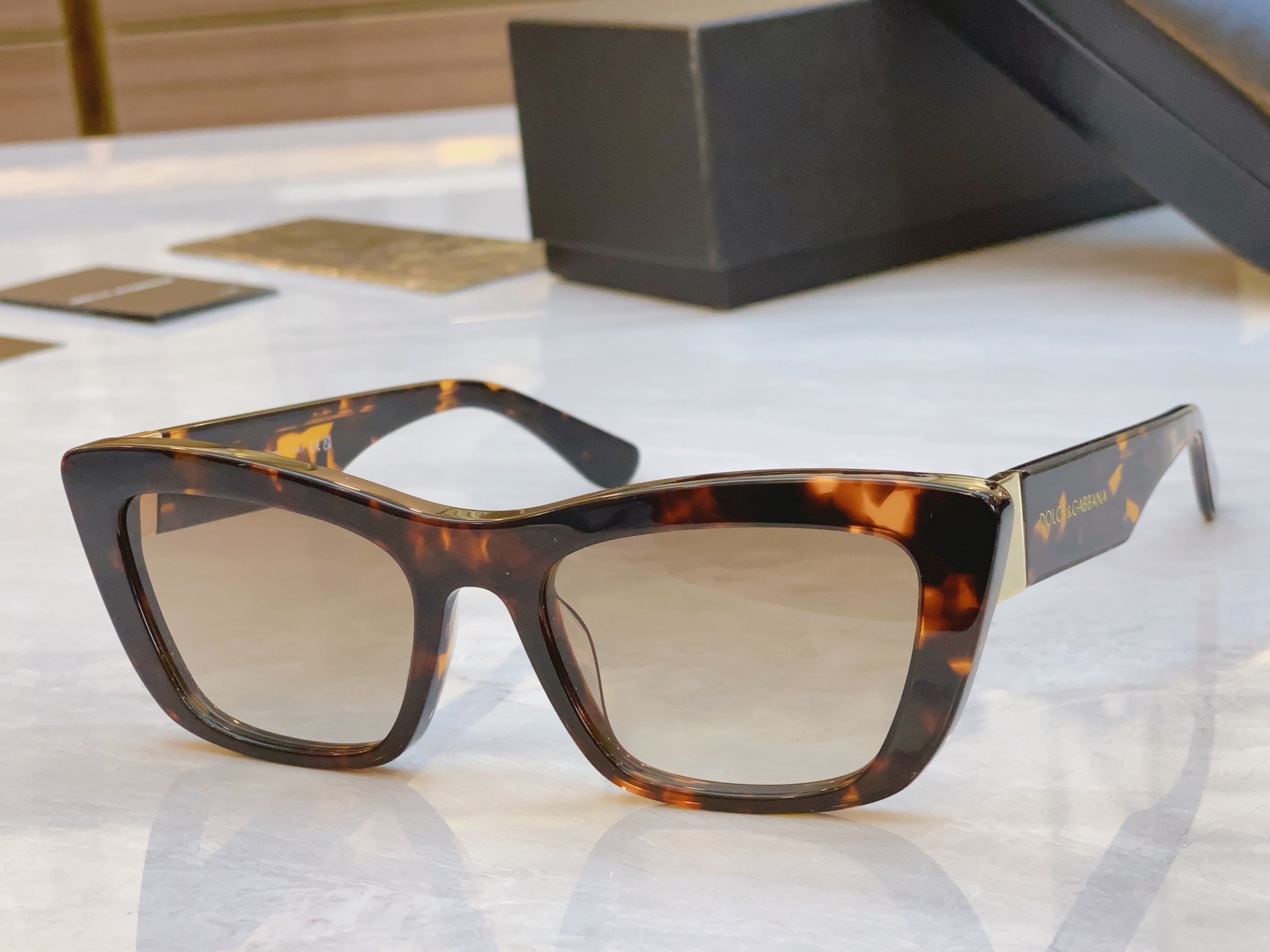 ，【DOLCE & GABBAN*】D*G新款太阳镜，MODEL：DG6171，SIZE：53口20-1