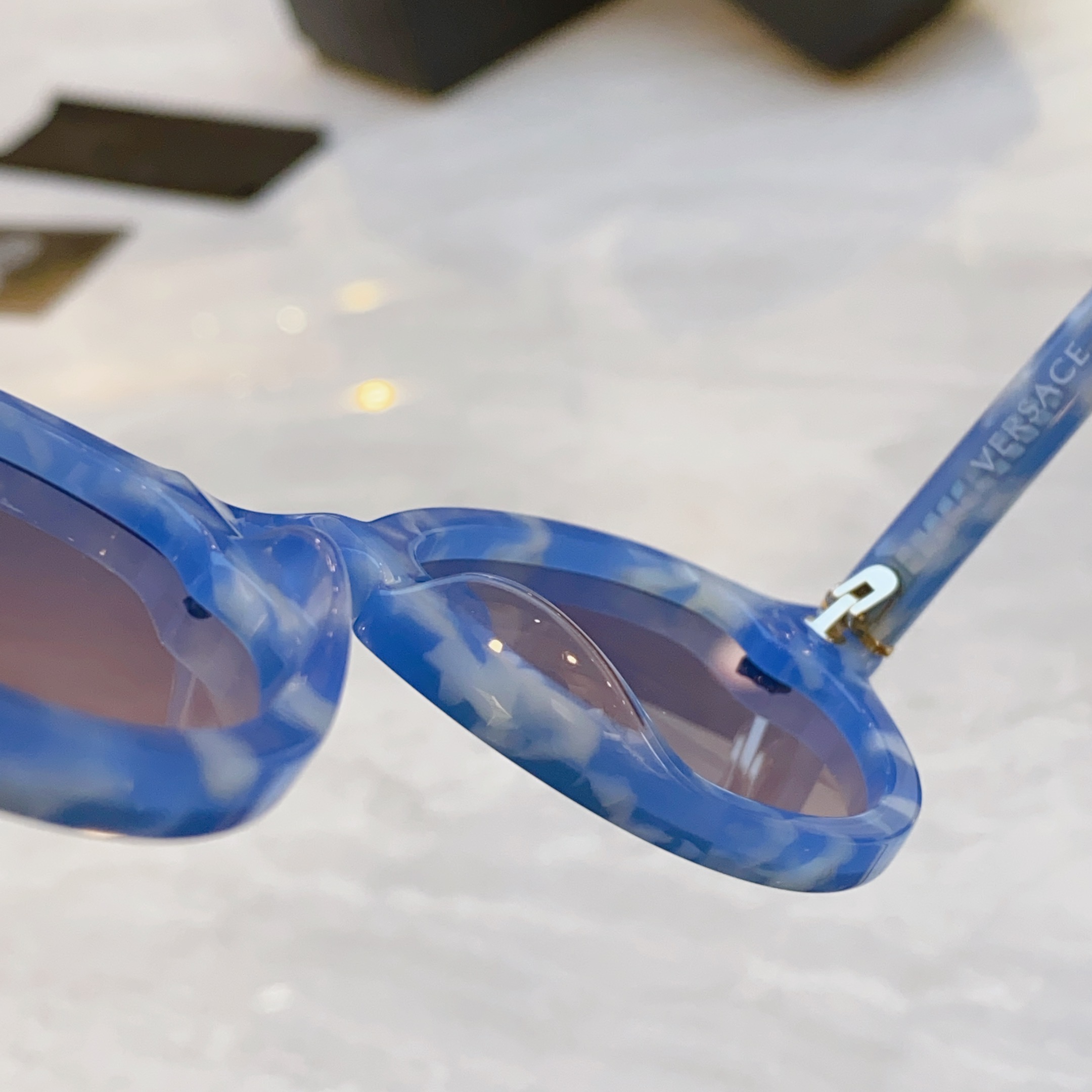 ，【VERSAC*】范思*哲新款太阳镜，MODEL：VE6772，SIZE：56口20-145