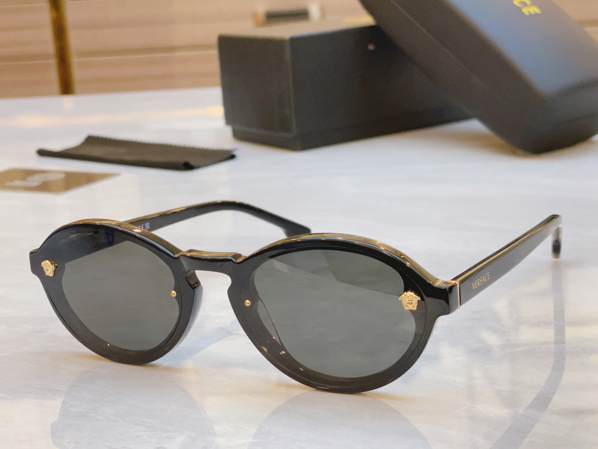 ，【VERSAC*】范思*哲新款太阳镜，MODEL：VE6772，SIZE：56口20-145