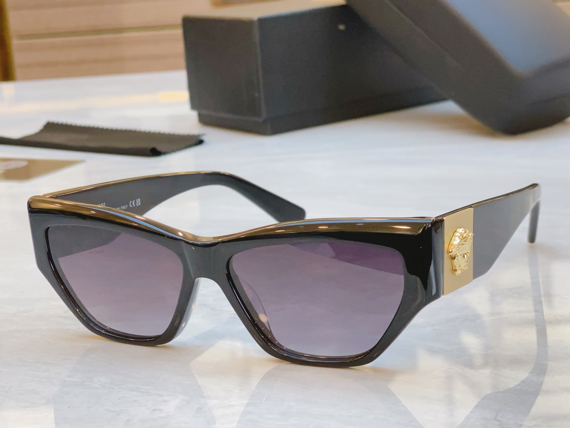 ，【VERSAC*】范思*哲新款太阳镜，MODEL：VE S89，SIZE：55口16-145