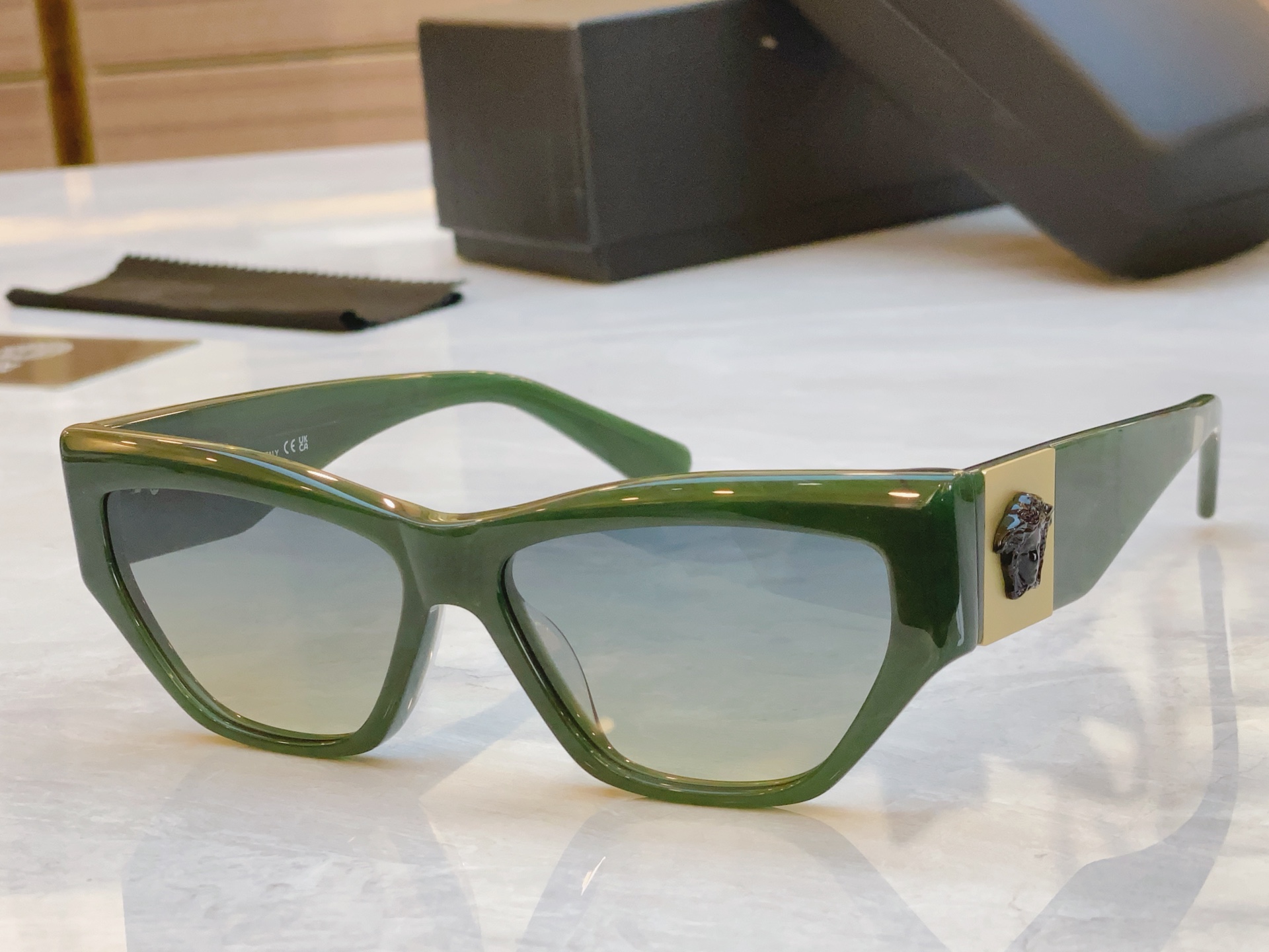 ，【VERSAC*】范思*哲新款太阳镜，MODEL：VE S89，SIZE：55口16-145