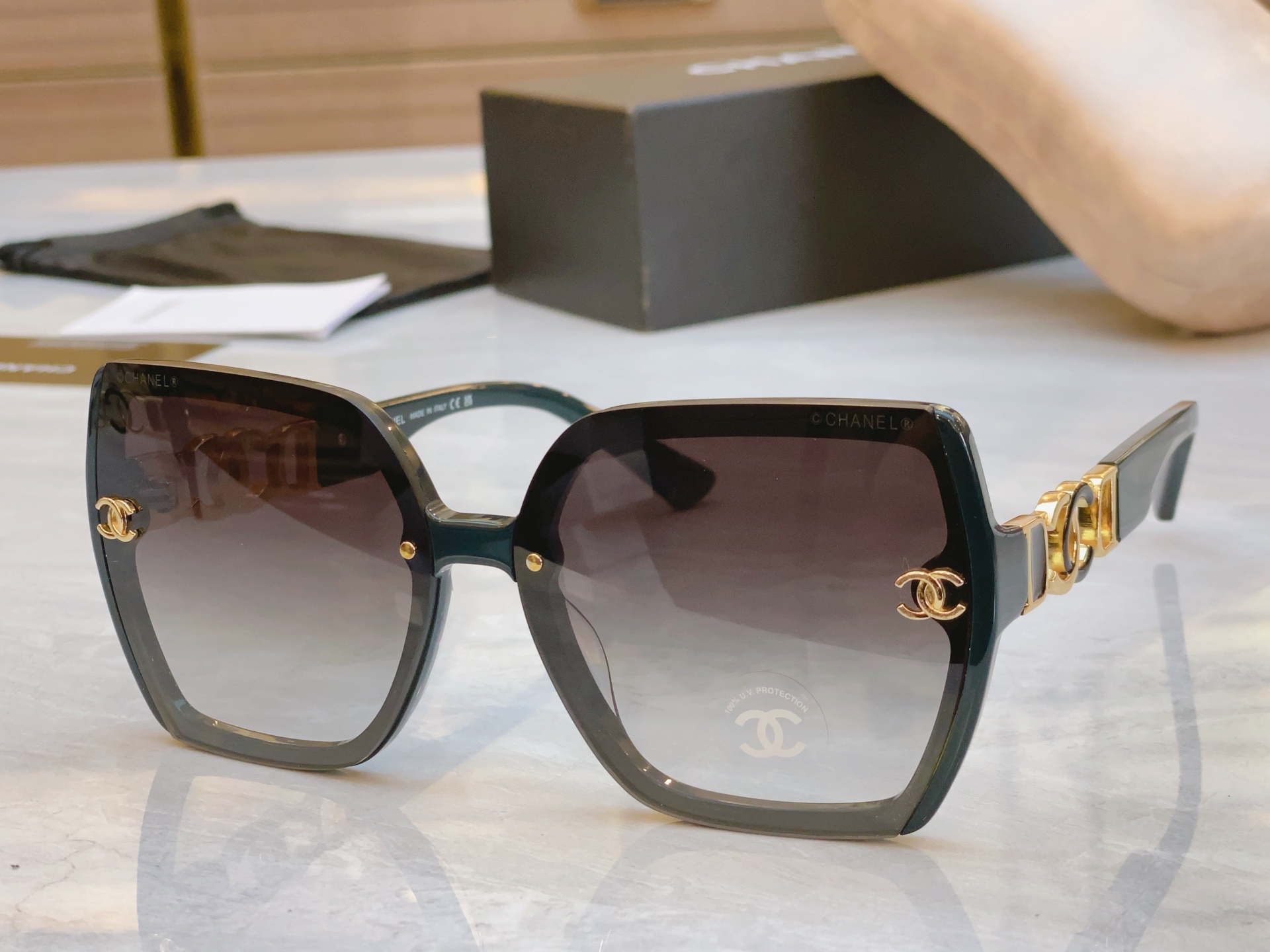 ，【CHANE*】香奈儿新款太阳镜🕶️🕶️，MODEL：CH0835，SIZE：56口13-145